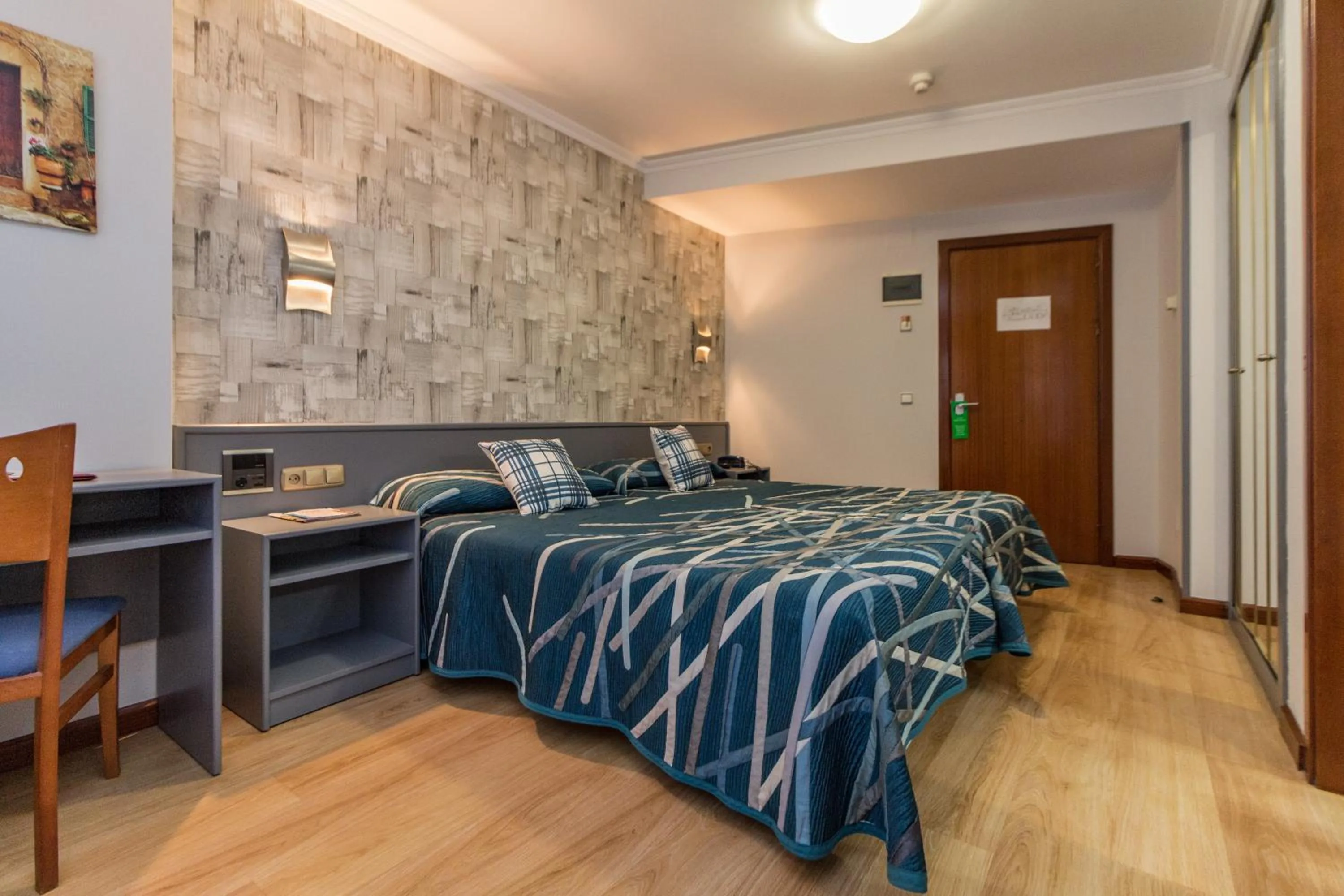 Photo of the whole room, Bed in Hotel Gijon