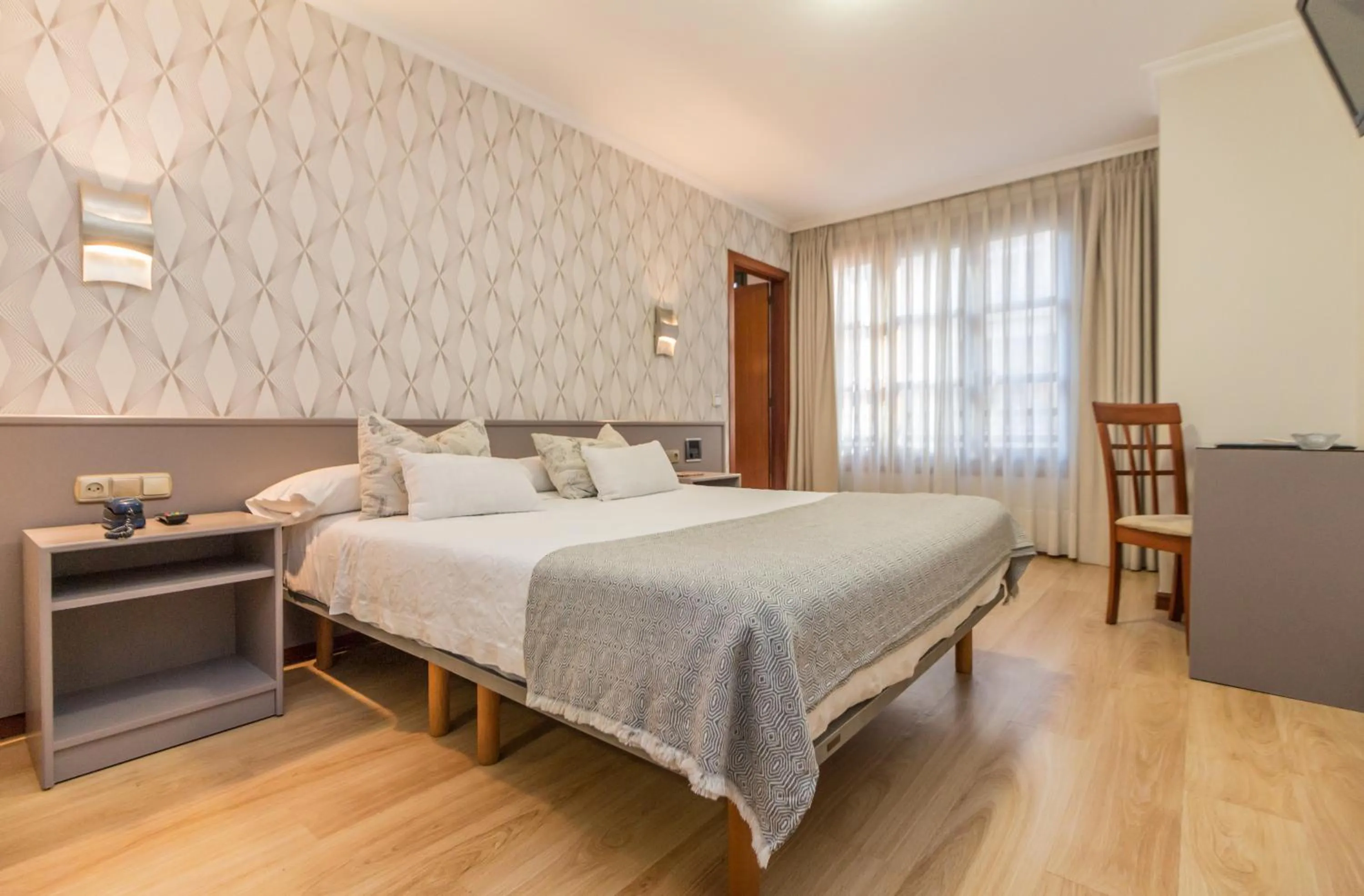 Bedroom, Bed in Hotel Gijon