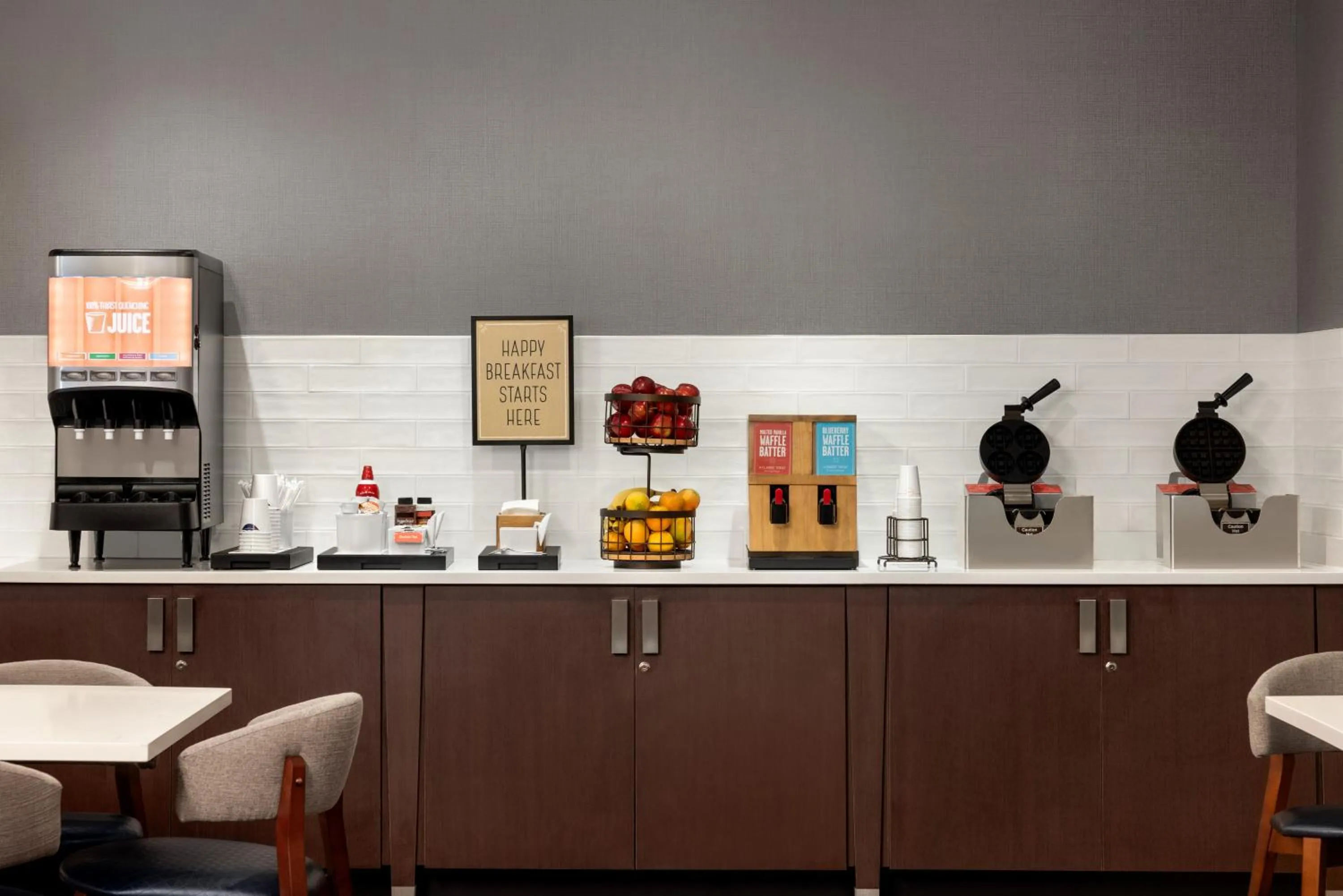 Breakfast in Hampton Inn by Hilton Boston/Cambridge