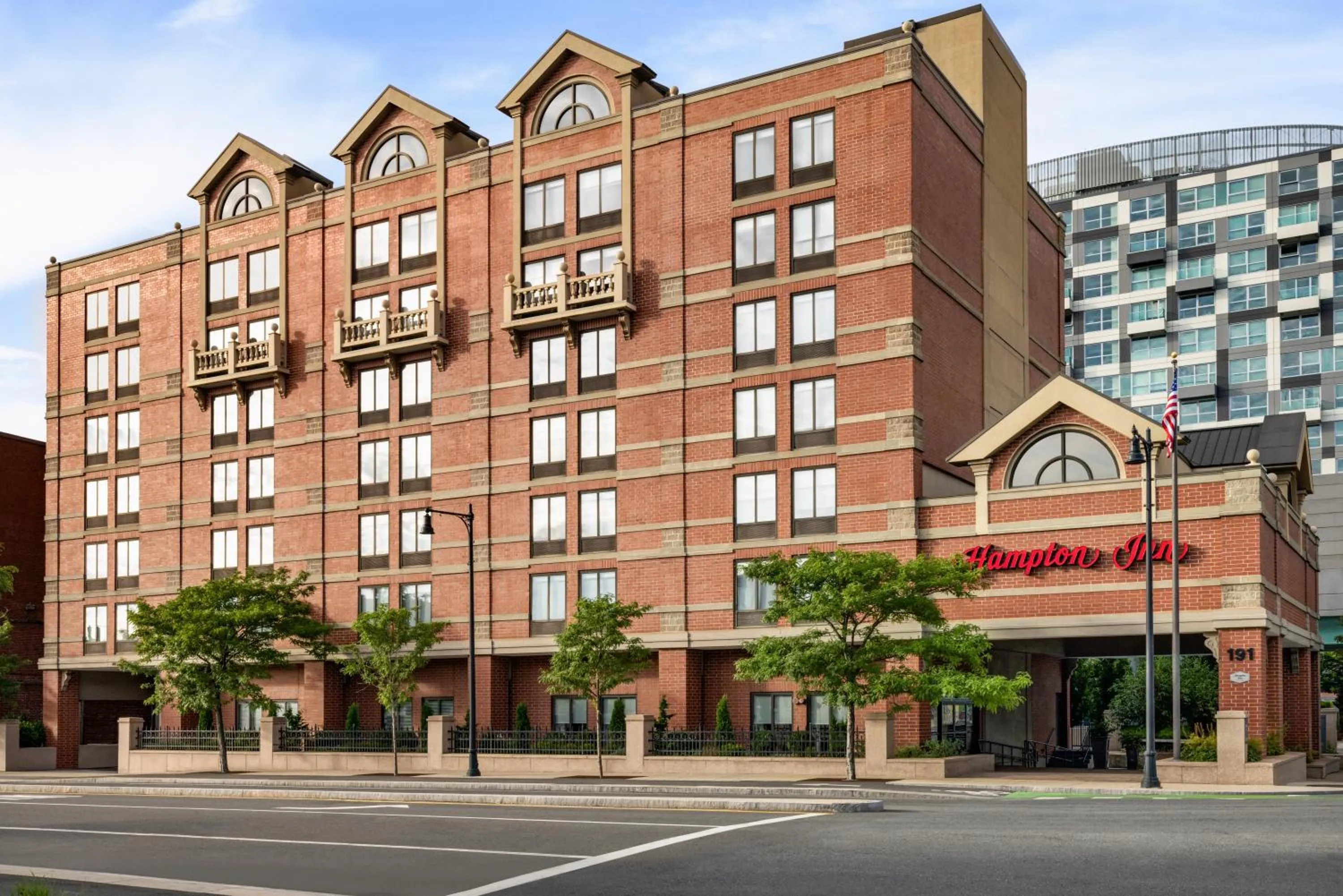 Property building in Hampton Inn by Hilton Boston/Cambridge