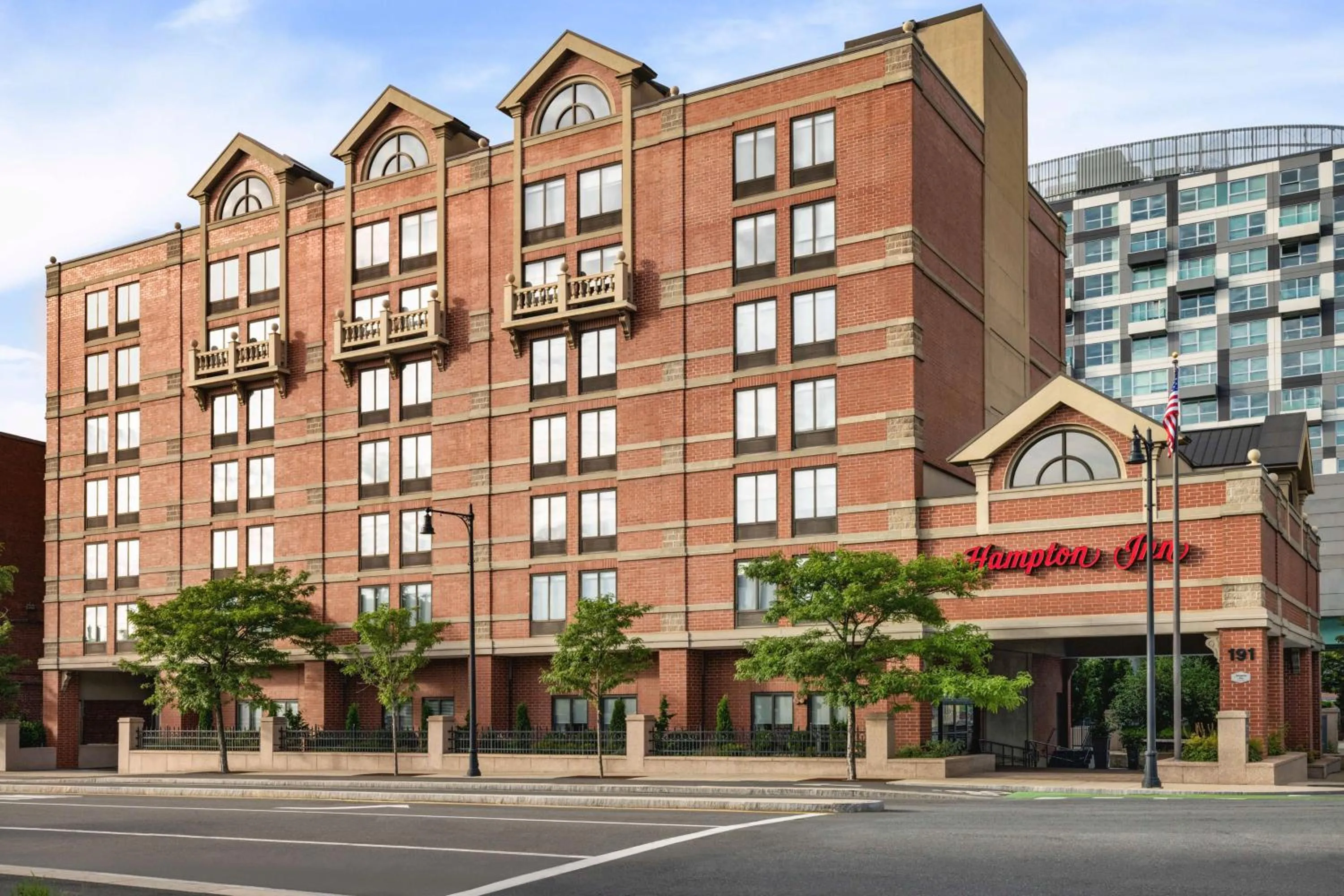 Property building in Hampton Inn by Hilton Boston/Cambridge