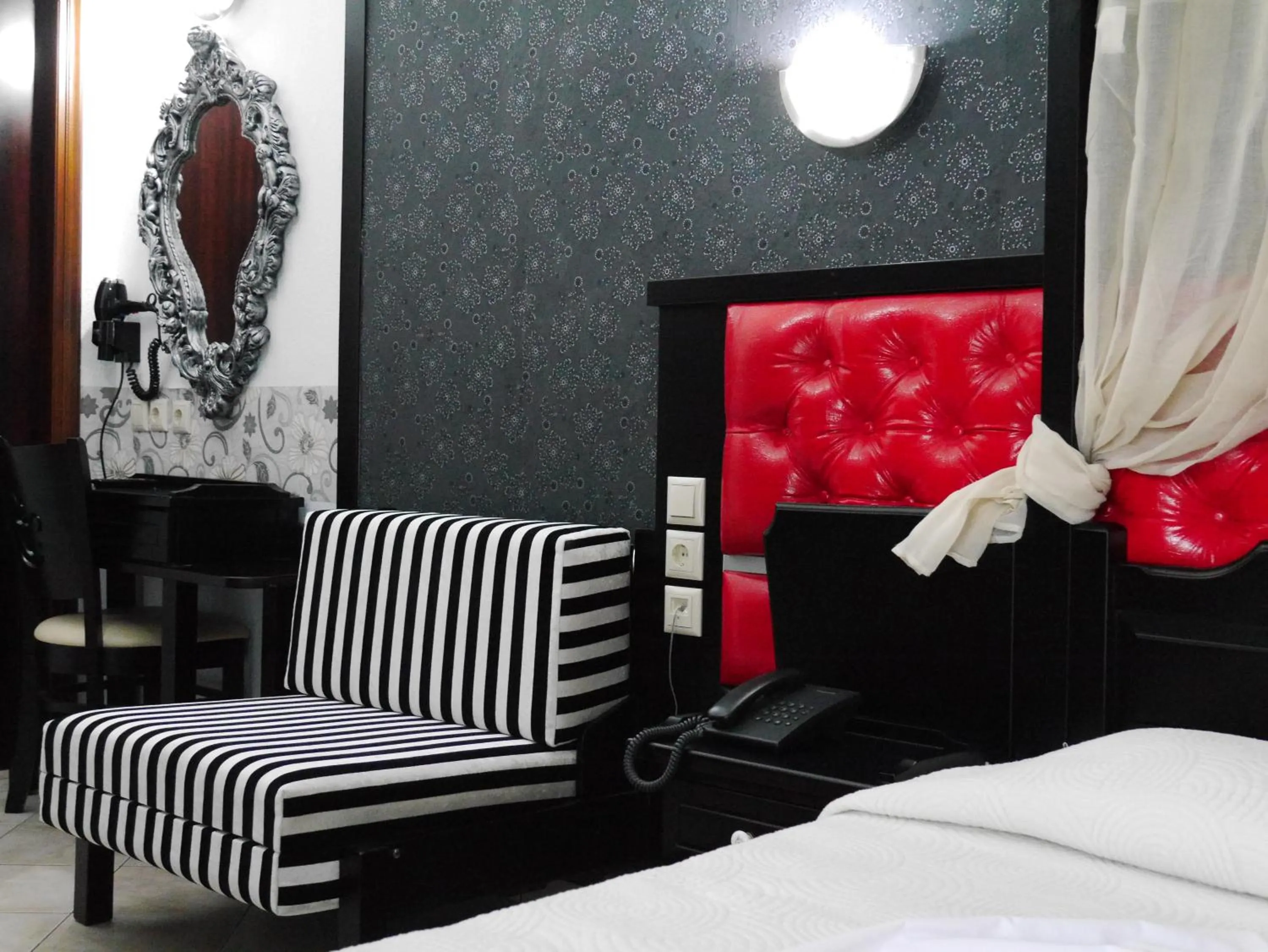 Bedroom, Bed in Blue Sky Apartments