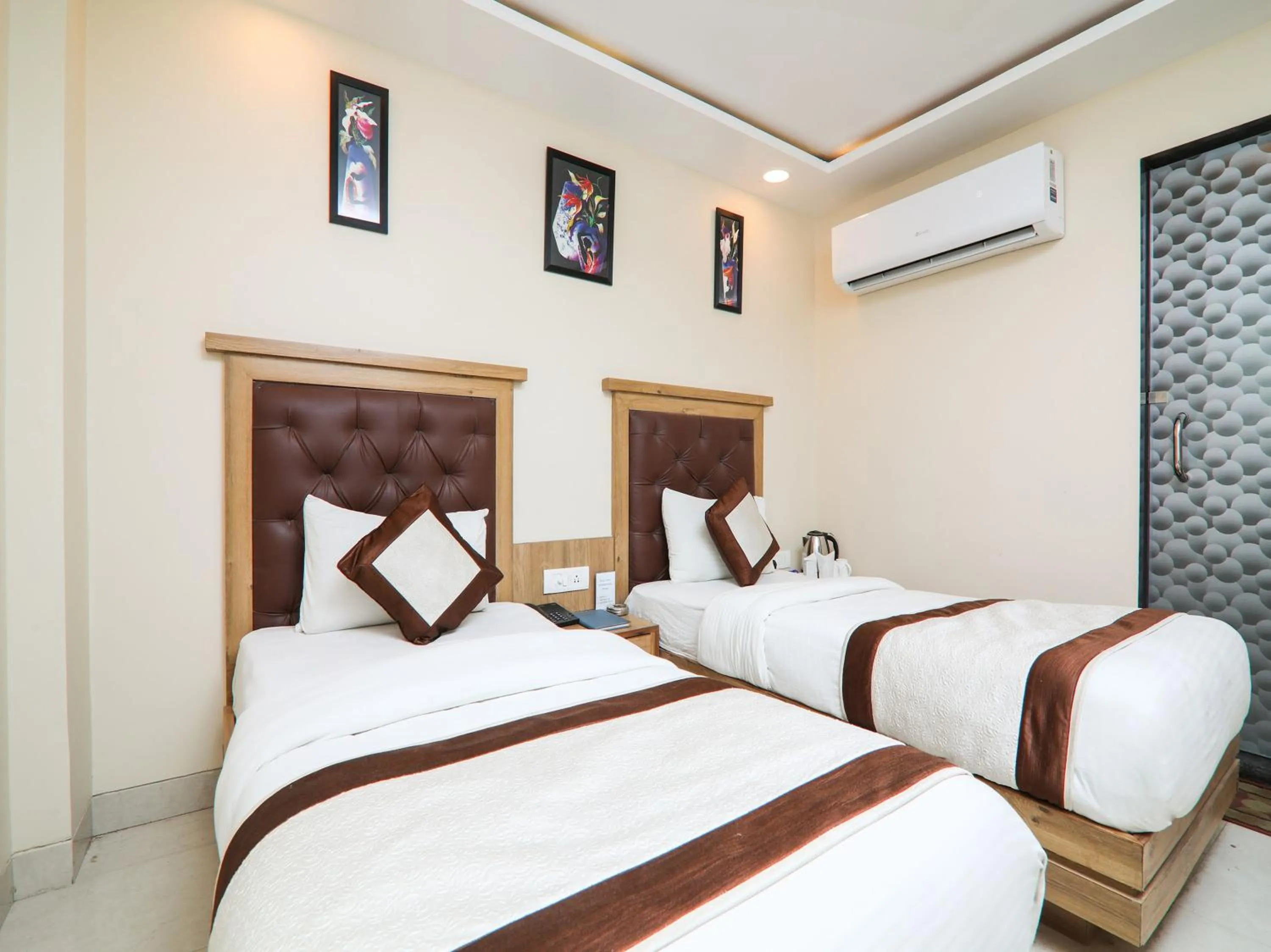 Bedroom, Bed in Hotel Amar International