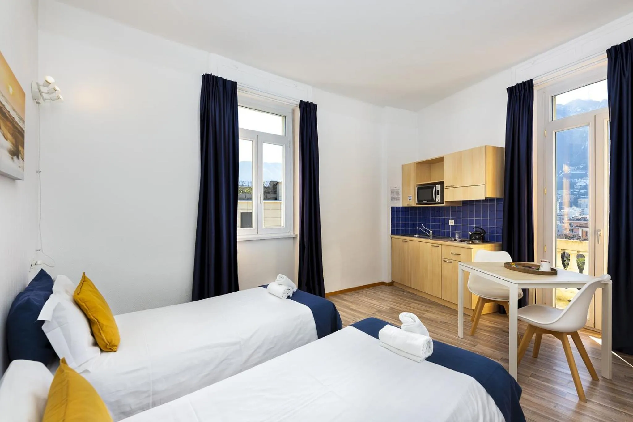 Kitchen or kitchenette, Bed in GuestHouse Lugano Center by LR