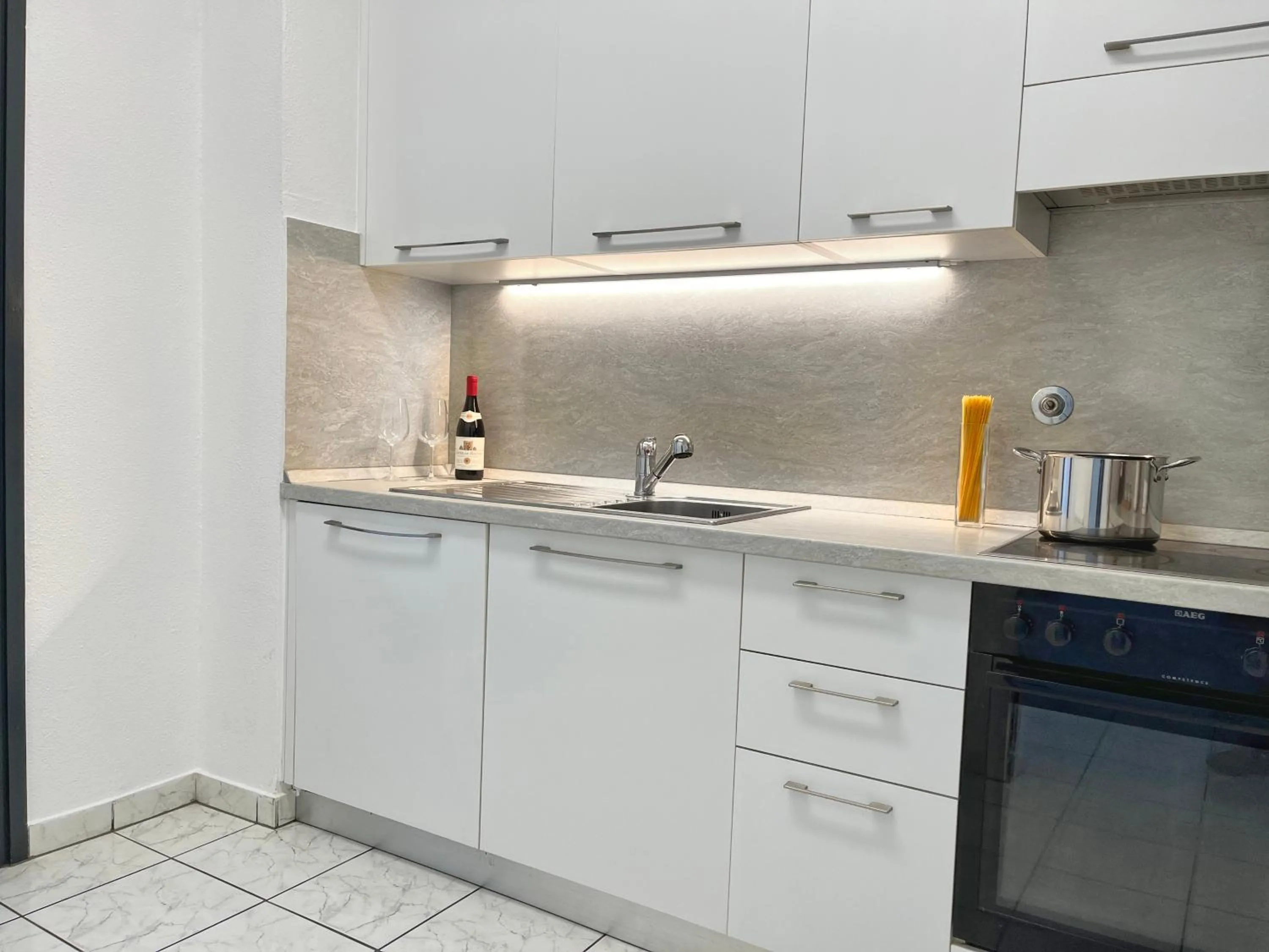 Coffee/tea facilities in GuestHouse Lugano Center by LR