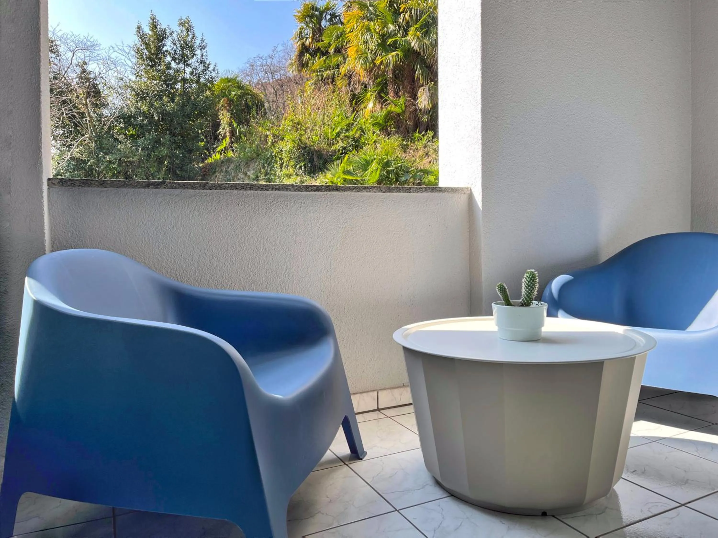 Day in GuestHouse Lugano Center by LR