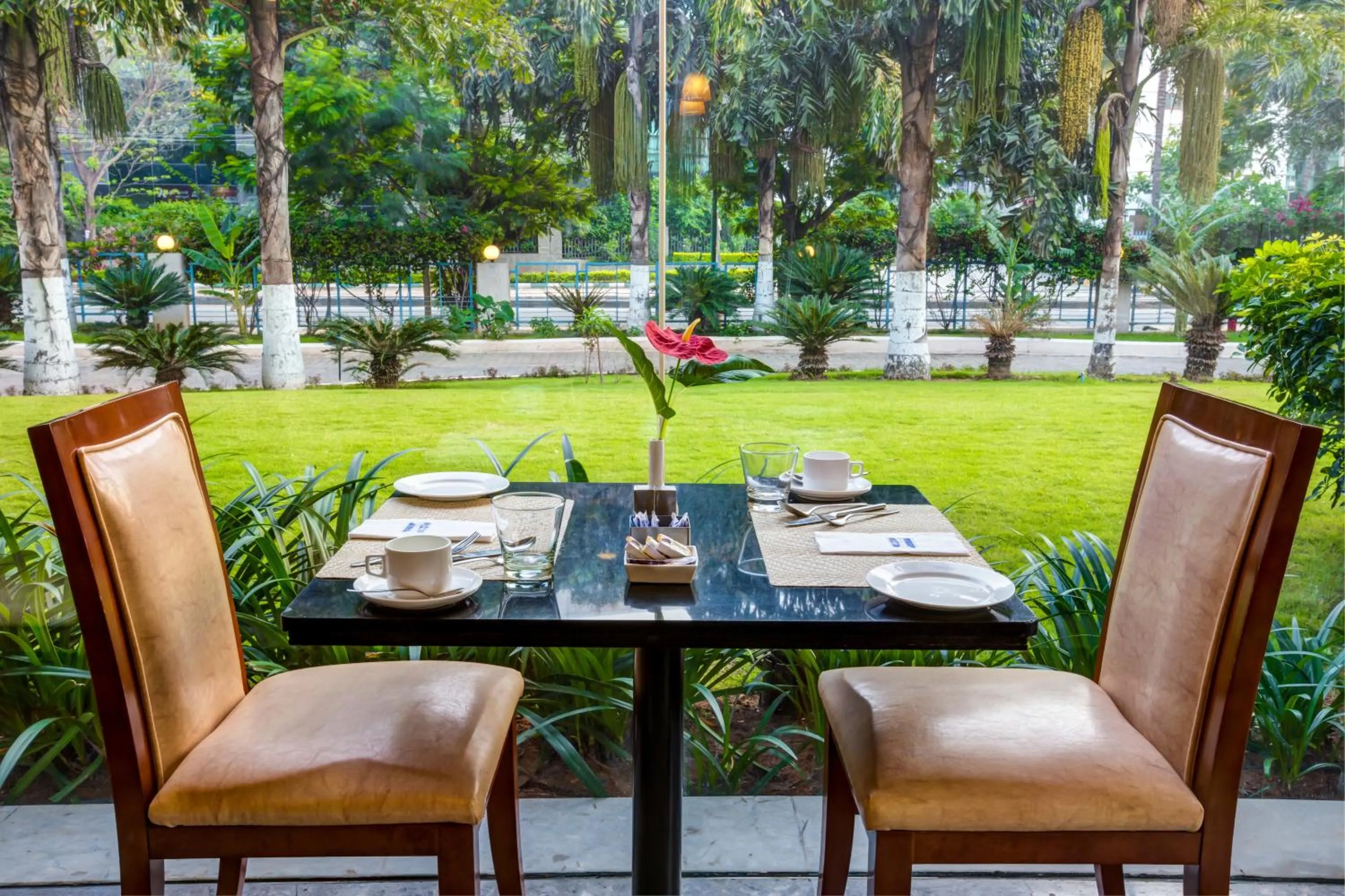 Restaurant/places to eat in Radha Hometel