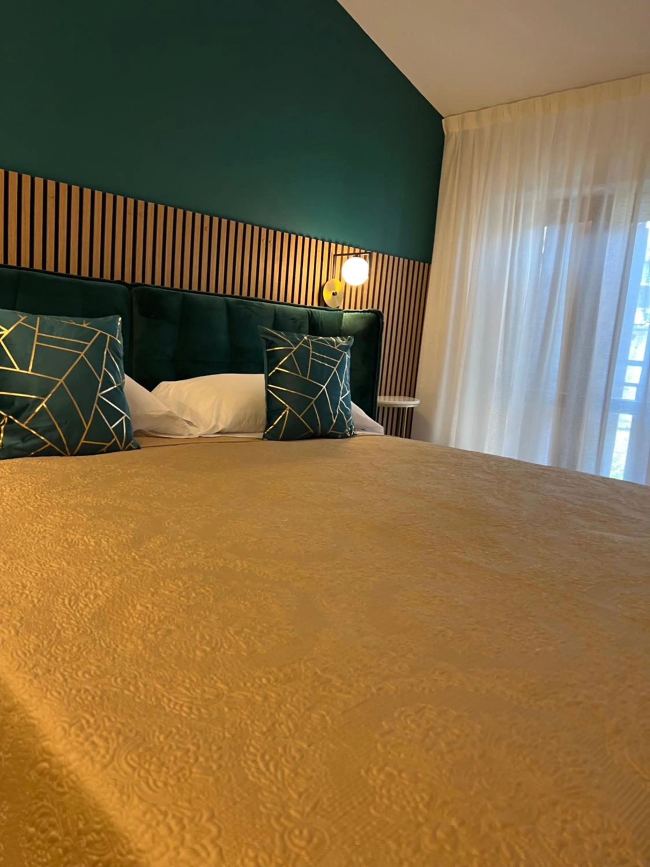 Bed in Loft Sirmione
