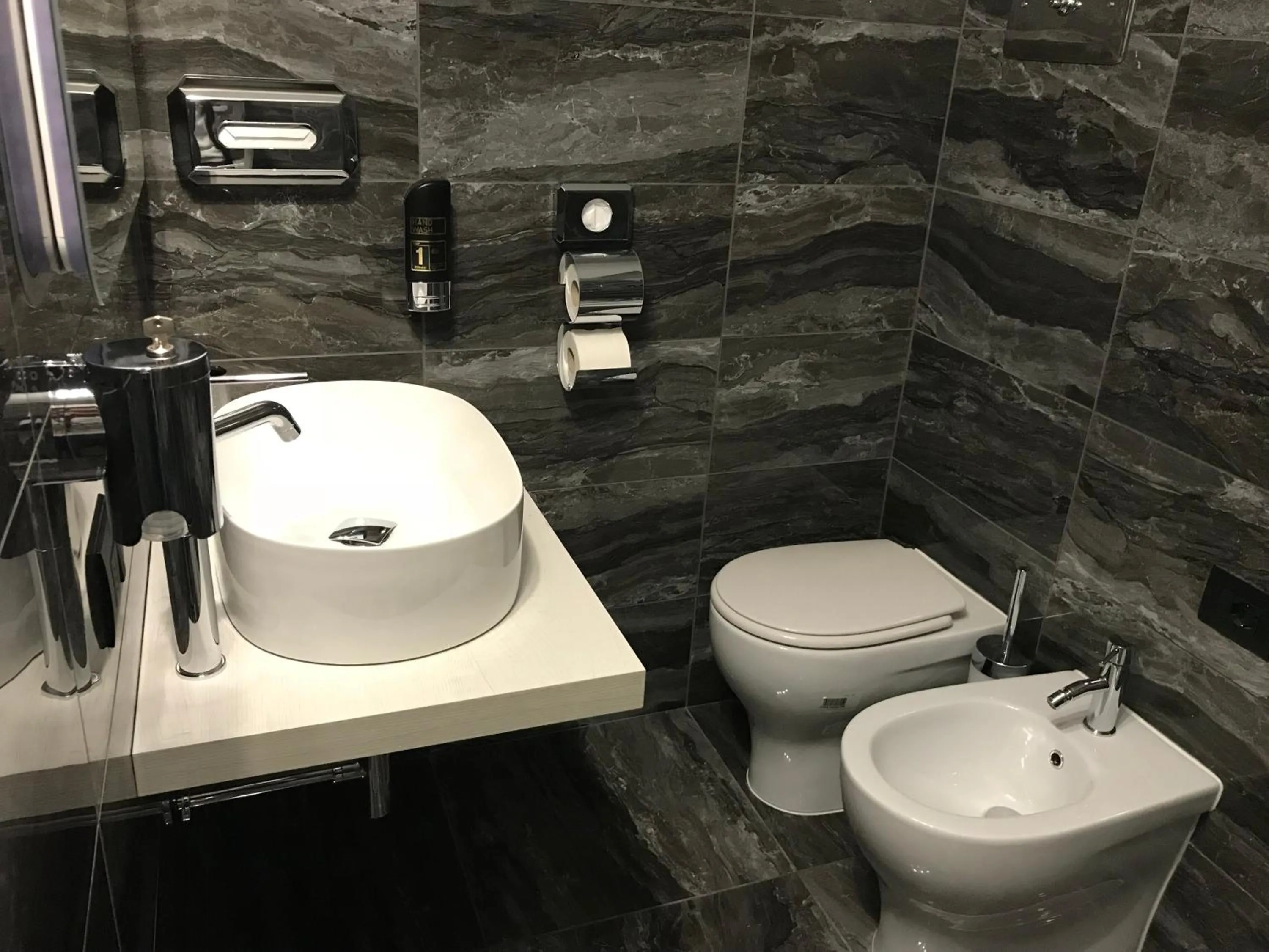 Bathroom in Loft Sirmione
