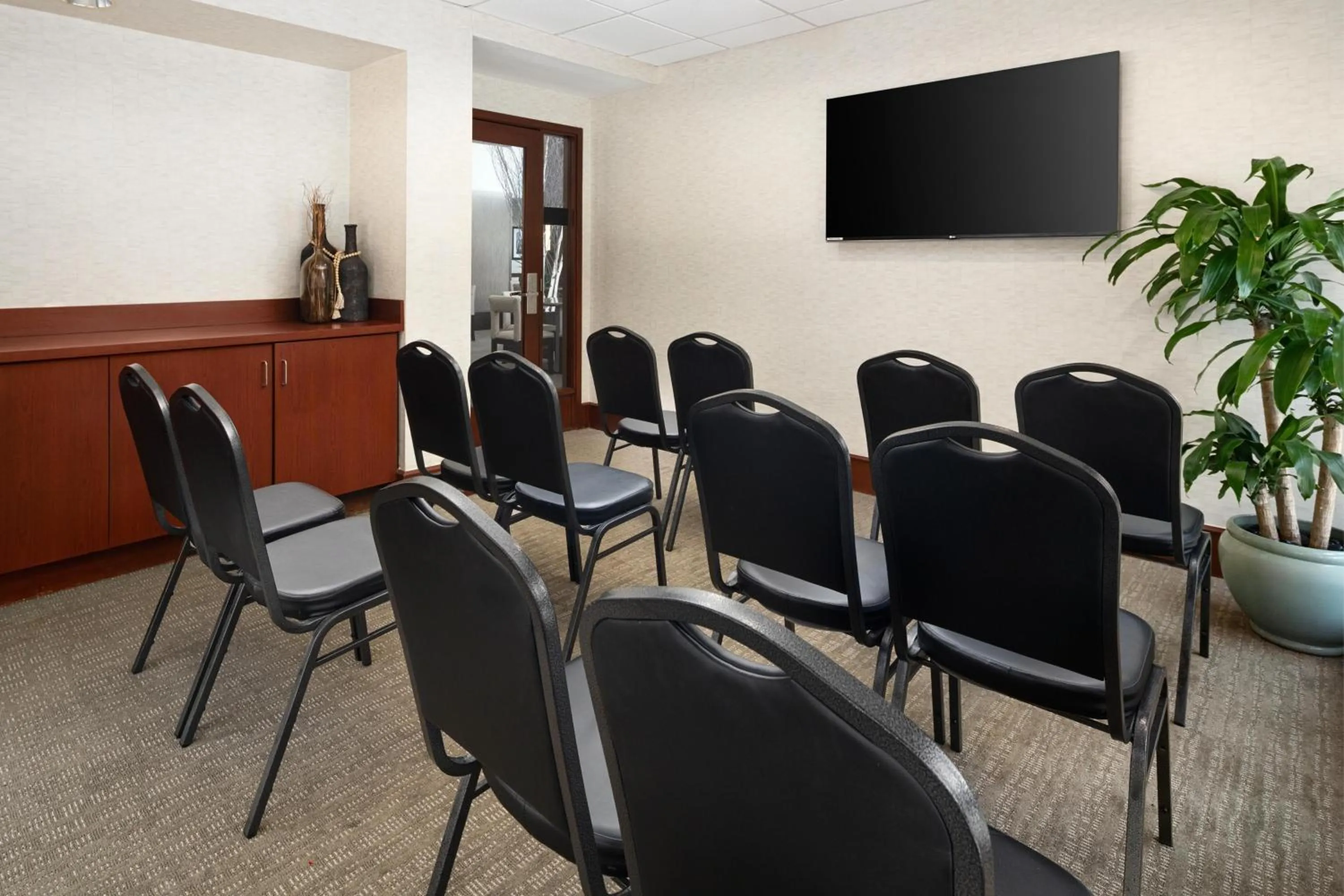 Meeting/conference room in DoubleTree by Hilton Hotel Boston Bayside