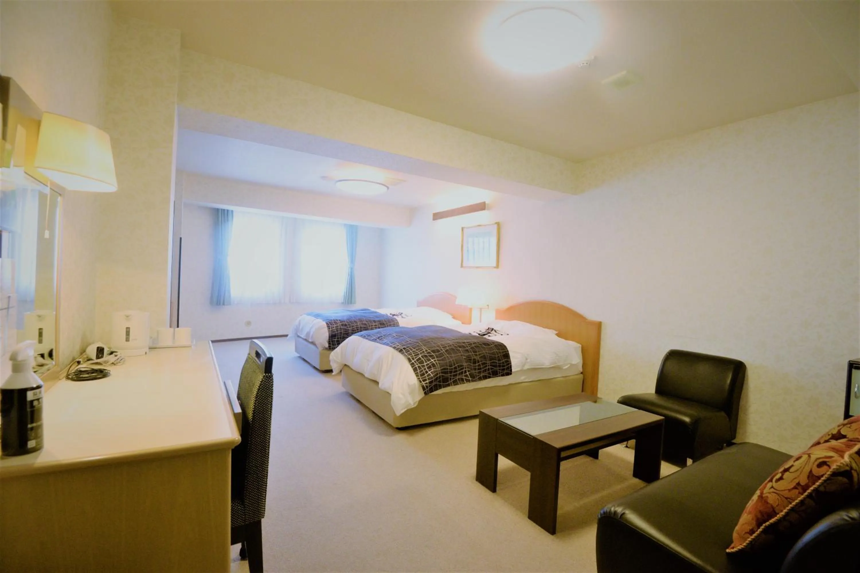 Photo of the whole room, Bed in APA Hotel Sagamihara Kobuchi Ekimae