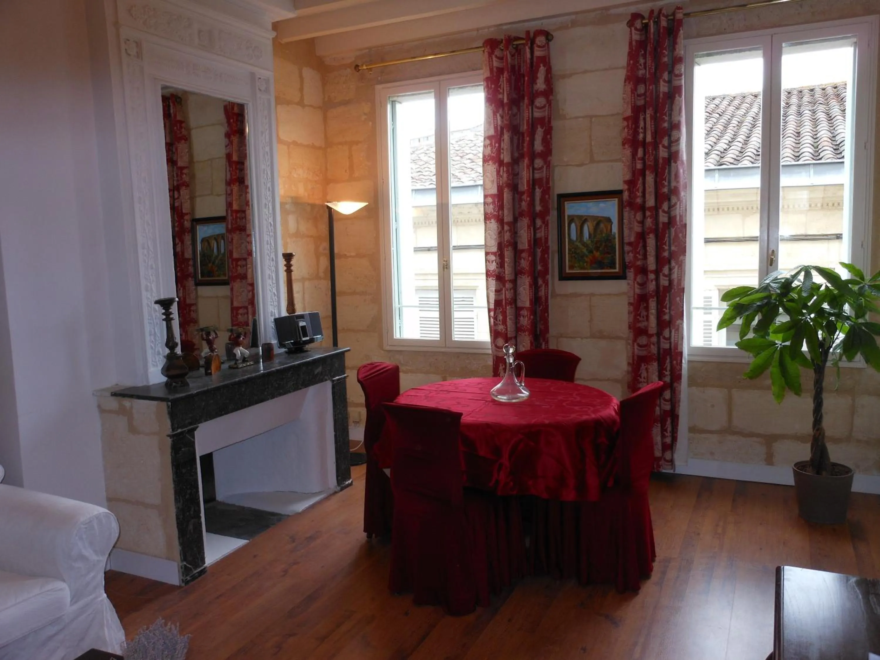 Photo of the whole room in Les Logis du Roy