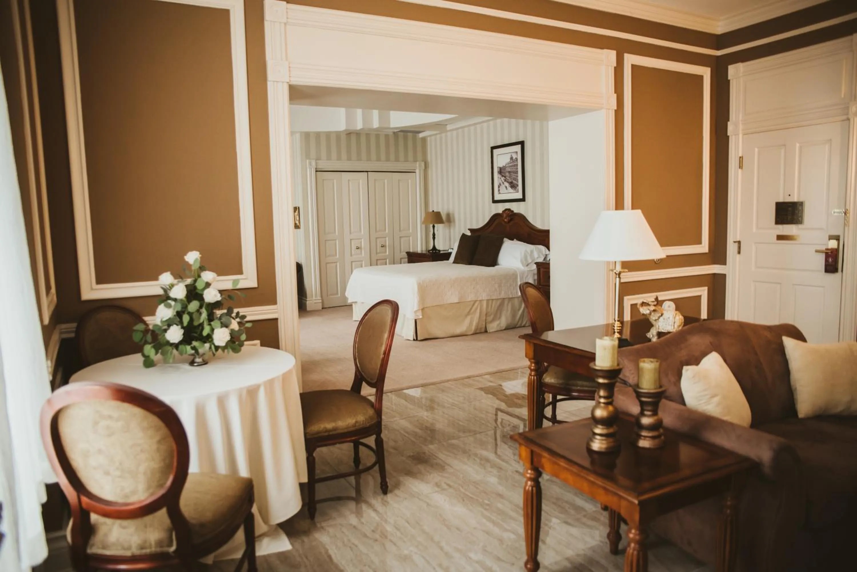 Seating area in General Morgan Inn