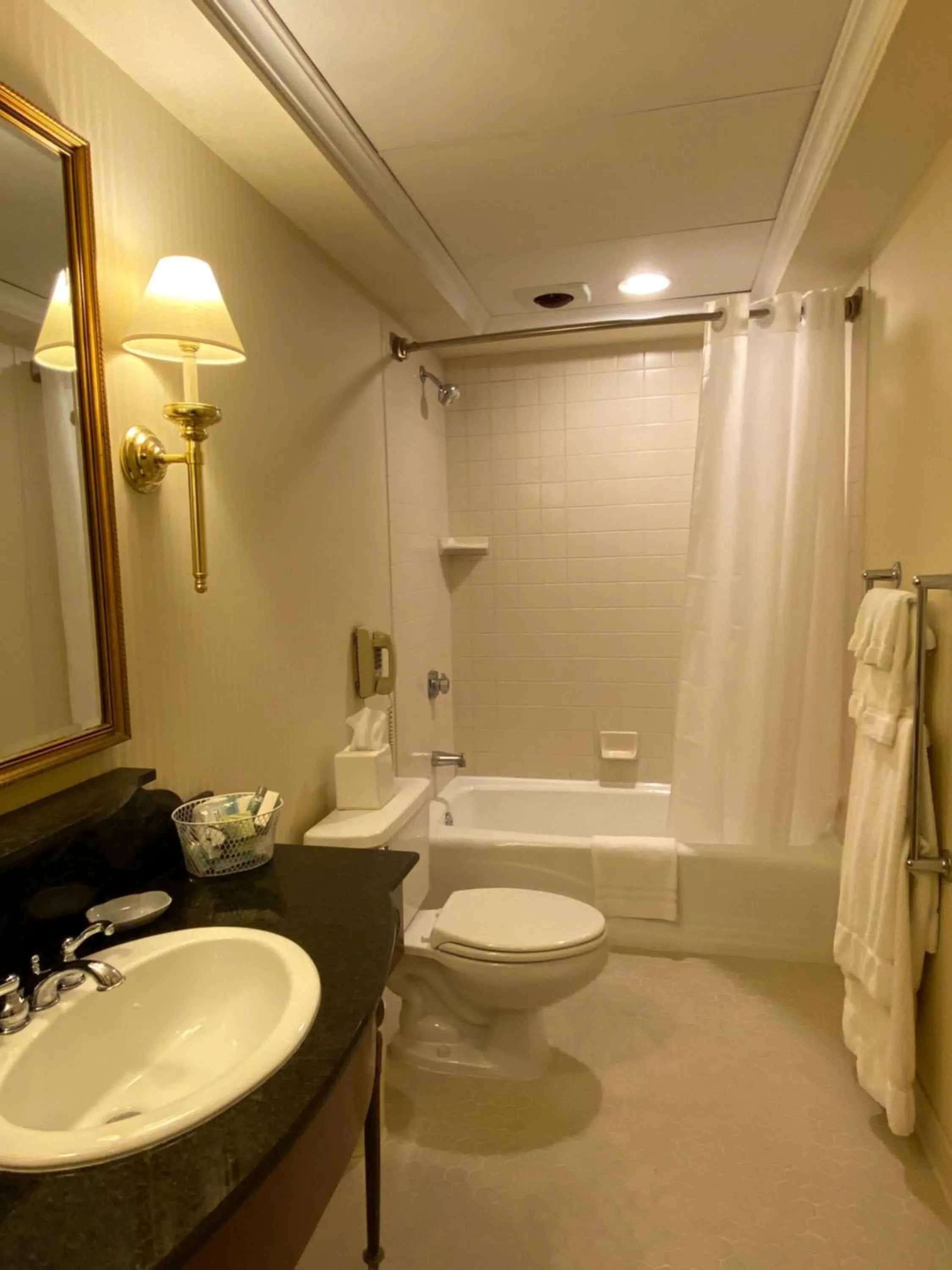 Bathroom in General Morgan Inn