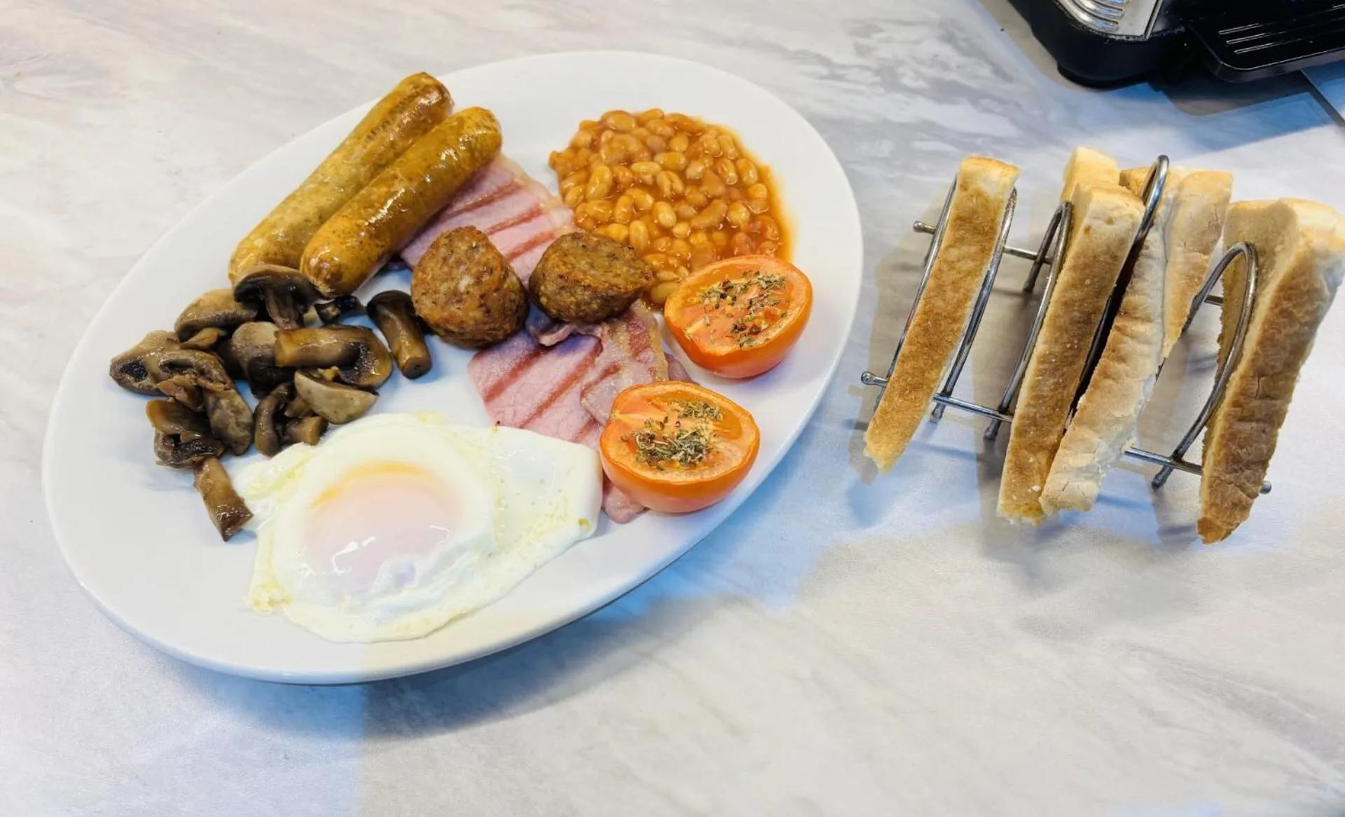 Breakfast in Carnson House