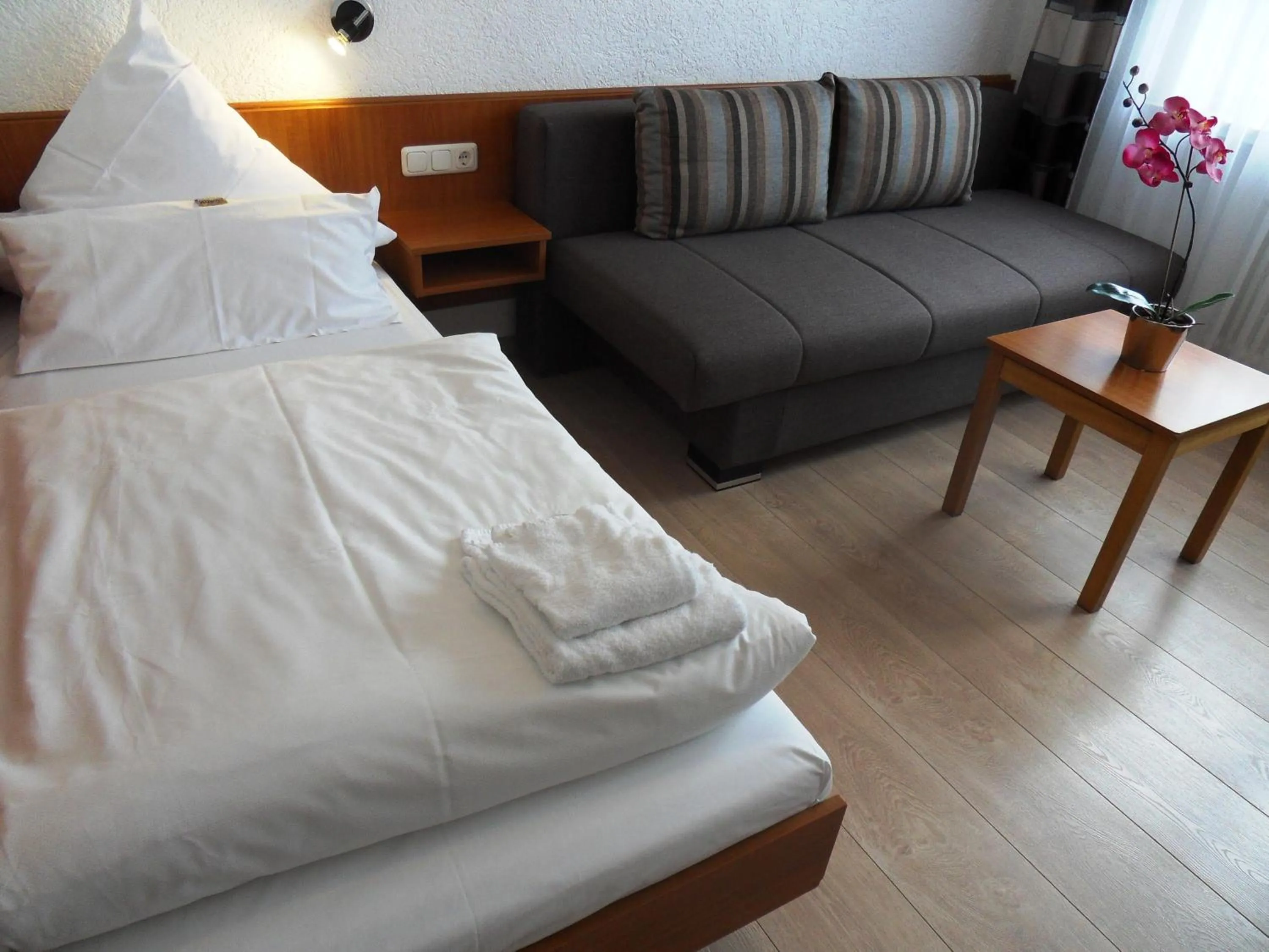 Photo of the whole room, Bed in Hotel Linnert