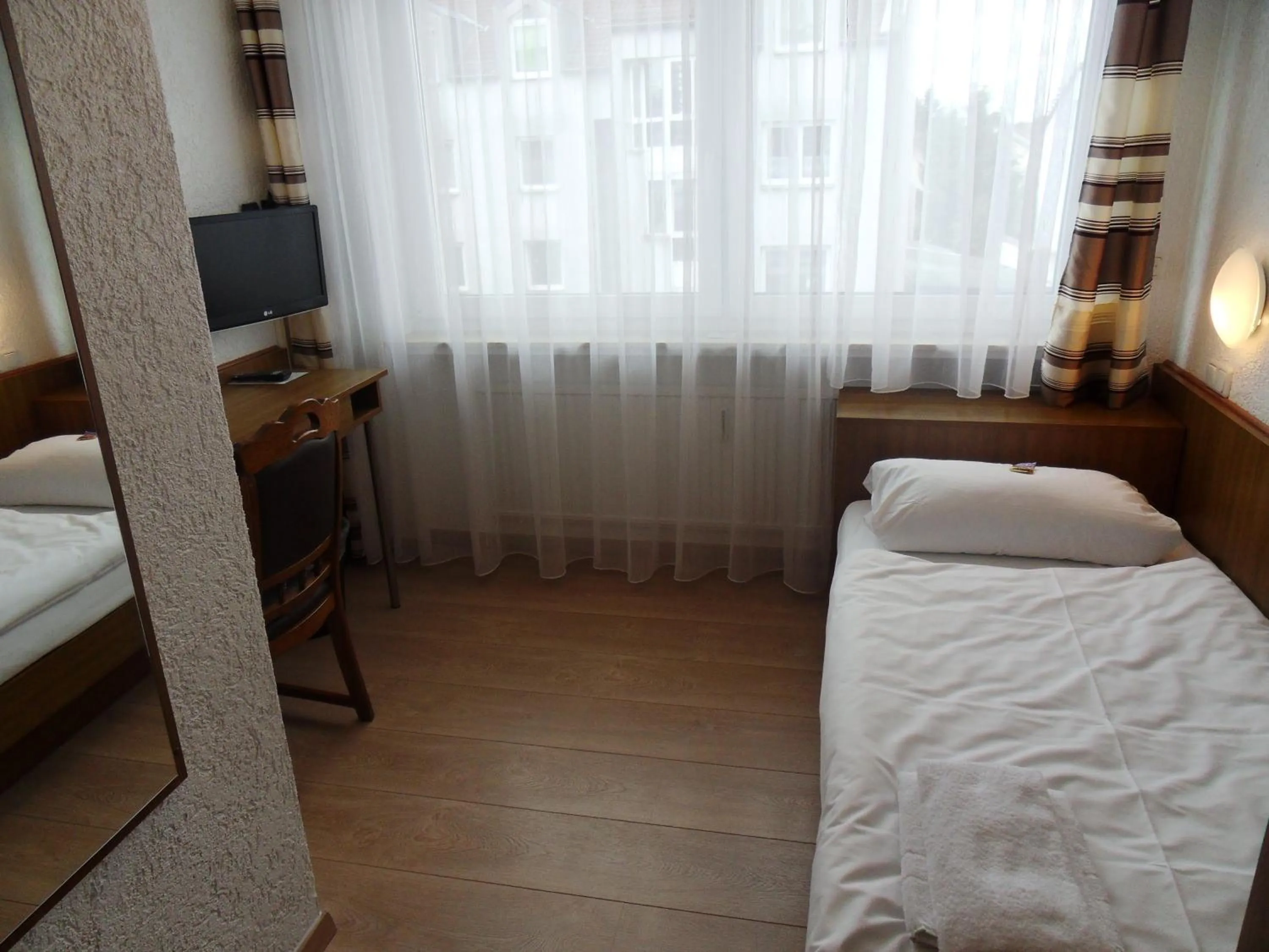 Photo of the whole room, Bed in Hotel Linnert