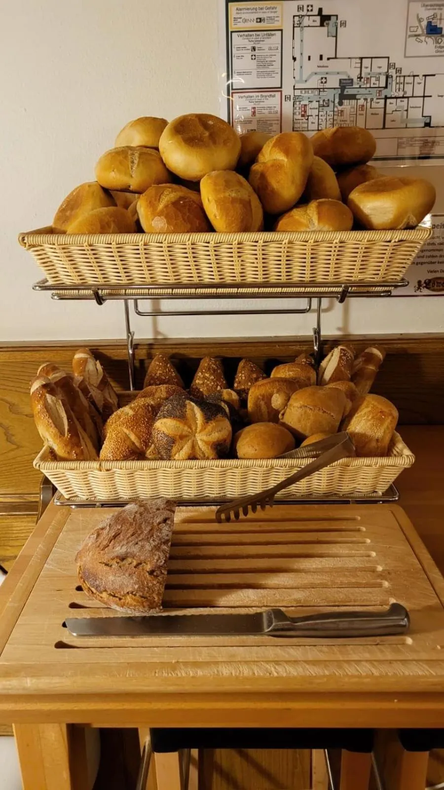 Buffet breakfast in Hotel Löwen