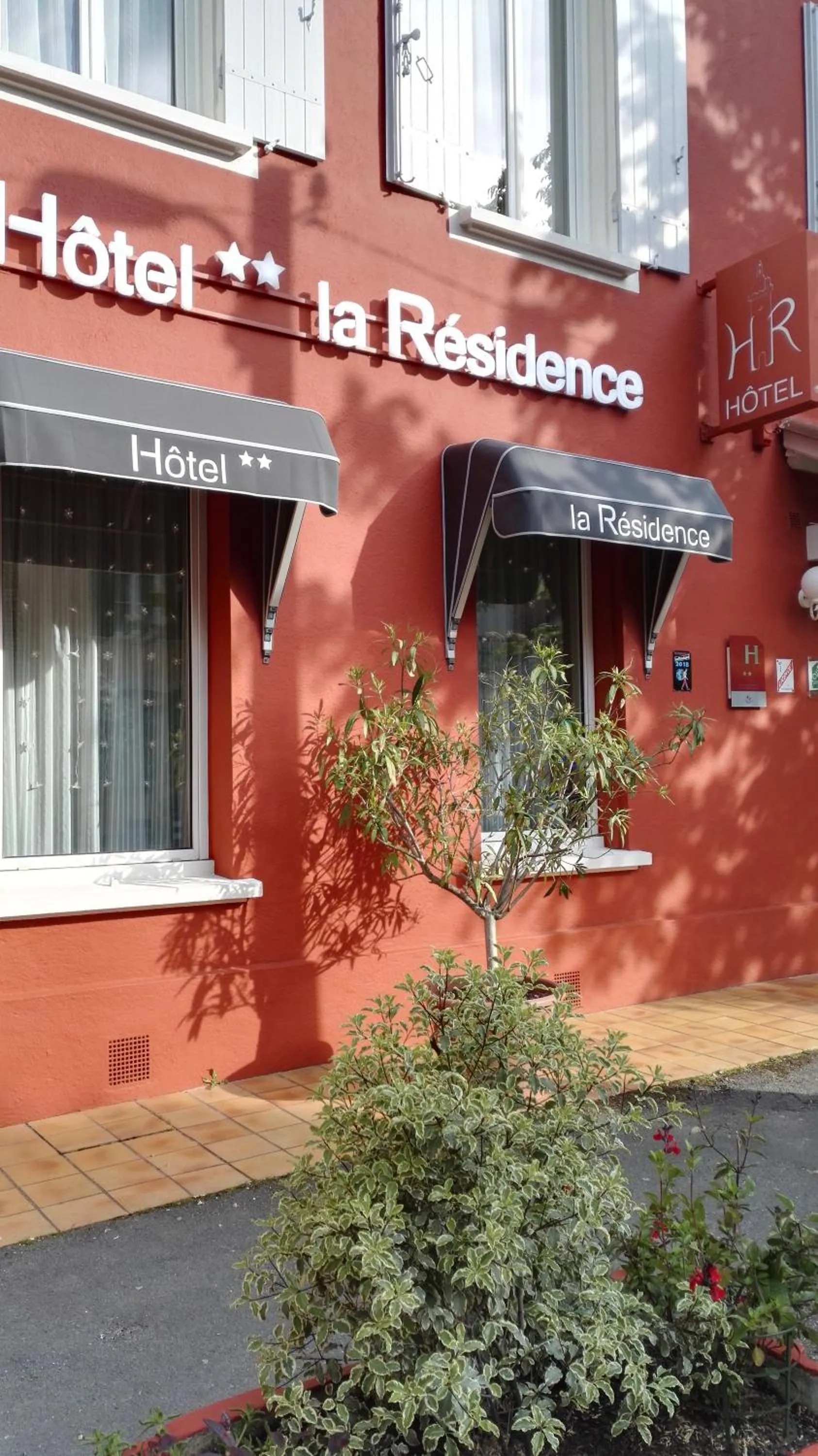 Facade/entrance in Hôtel La Résidence