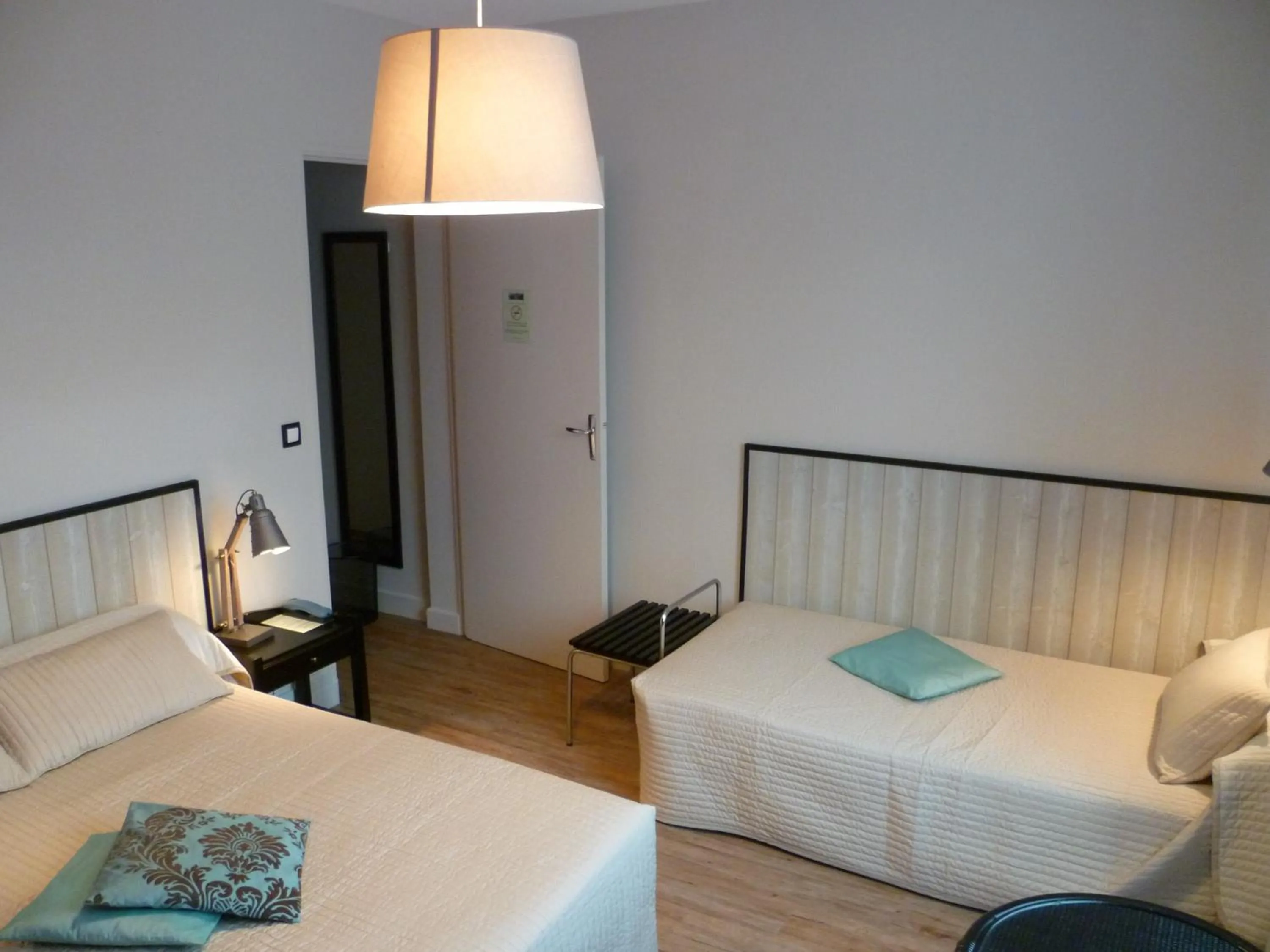 Bedroom, Bed in Hôtel La Résidence