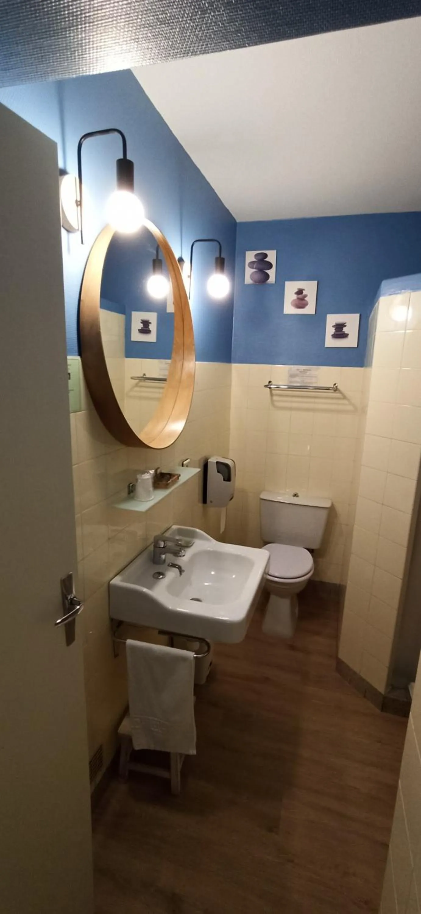 Bathroom in Hôtel La Résidence