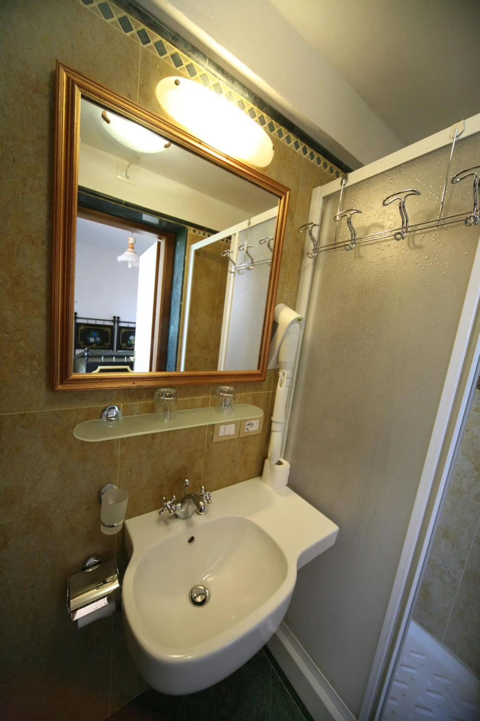 Bathroom in Hotel Merlini