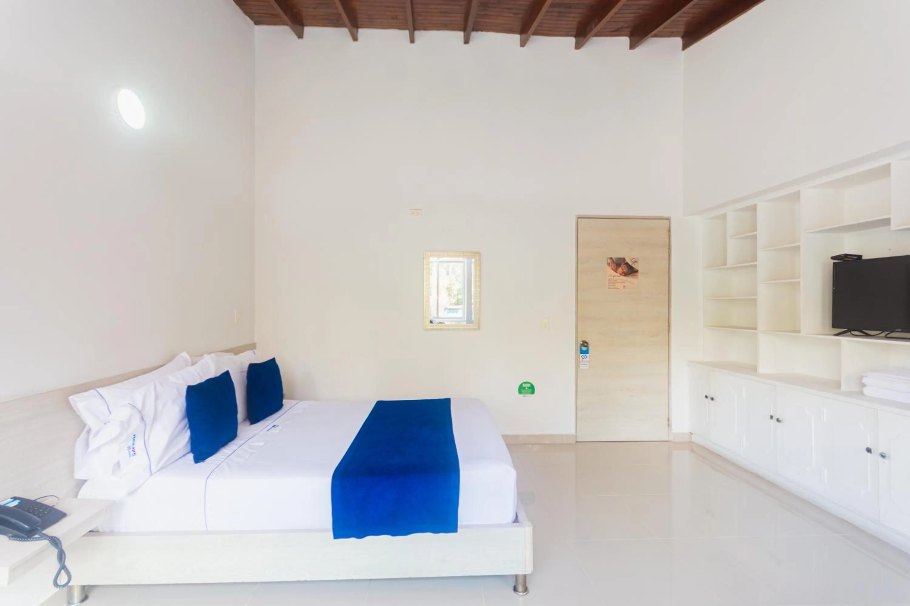 Bed in Hotel Suite del Parque