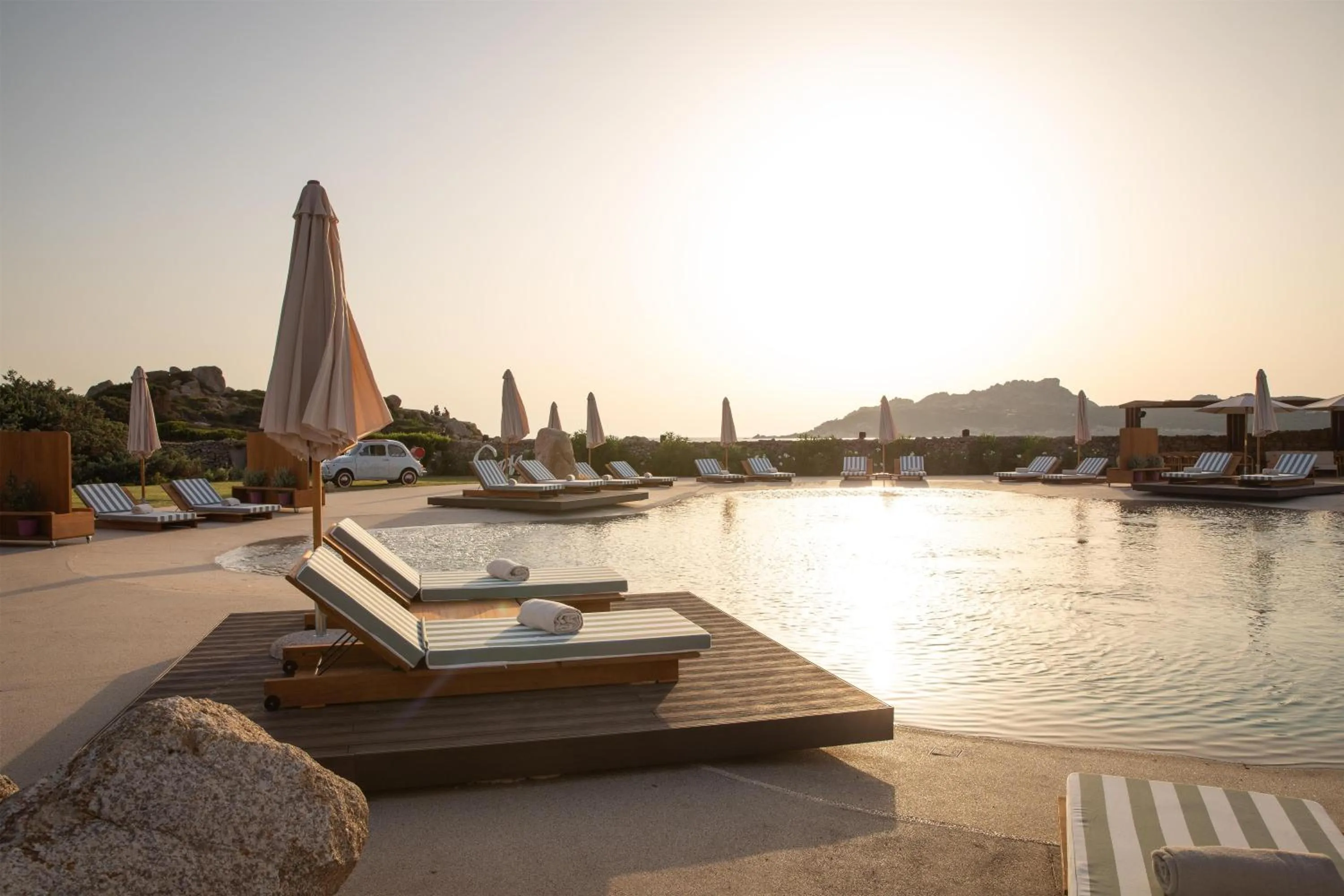 Restaurant/places to eat in Mangia's Santa Teresa Sardinia, Curio Collection by Hilton