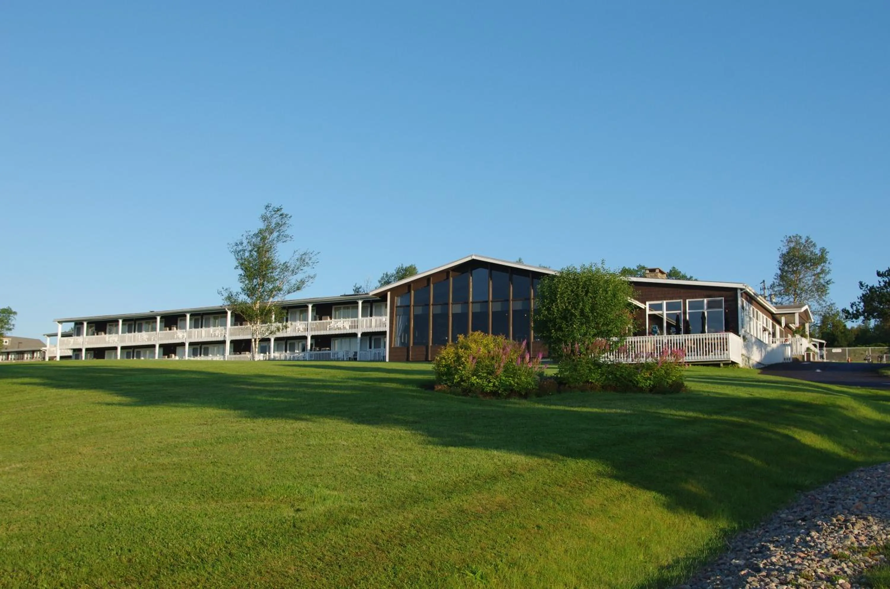 Facade/entrance in Silver Dart Lodge