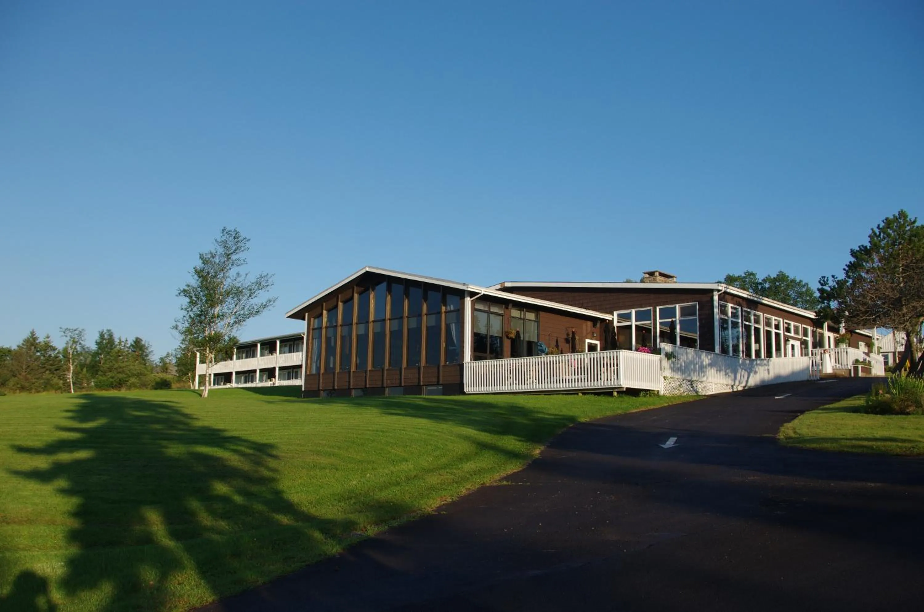 Facade/entrance in Silver Dart Lodge