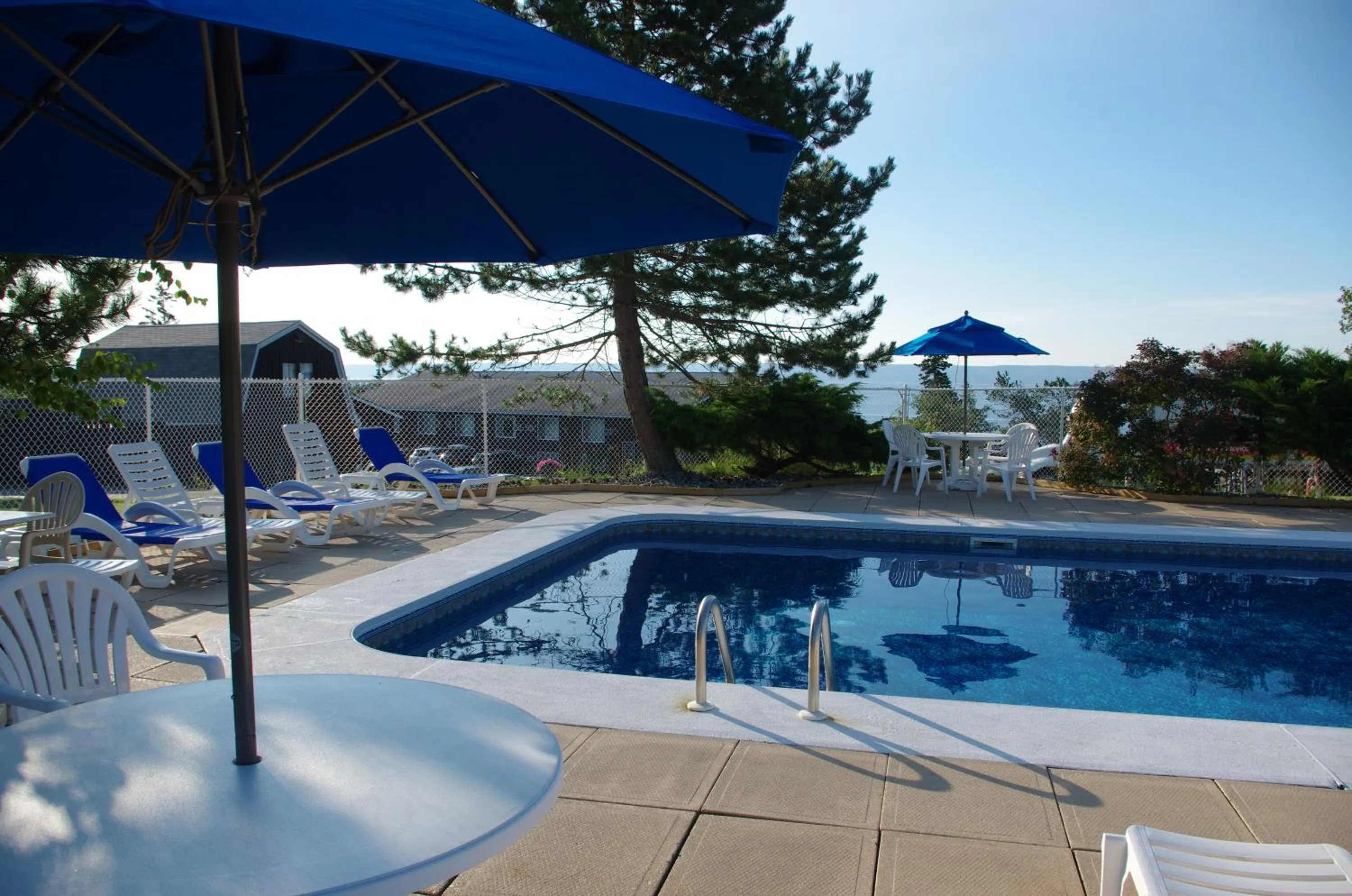 Swimming pool in Silver Dart Lodge