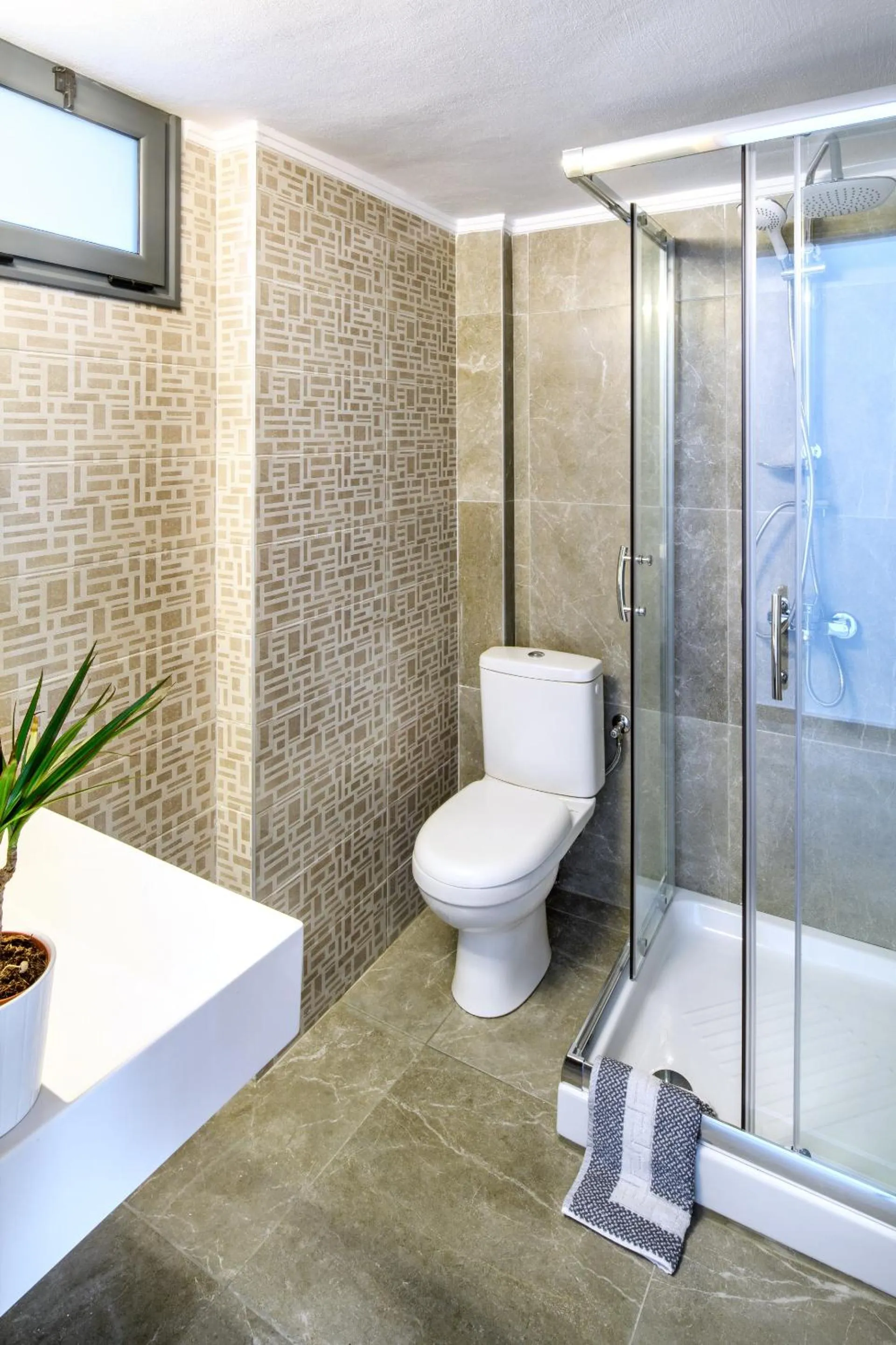 Shower in Philoxenia Hotel