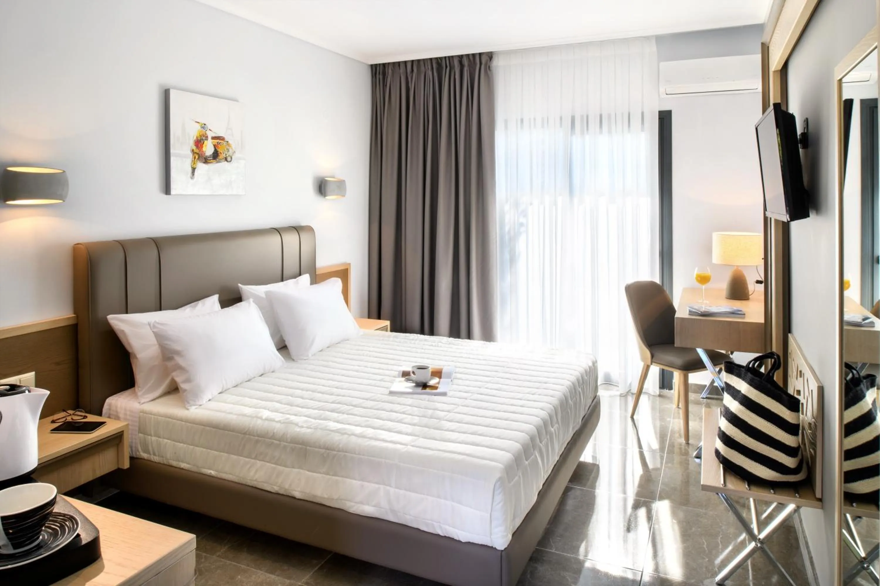 Garden view, Bed in Philoxenia Hotel