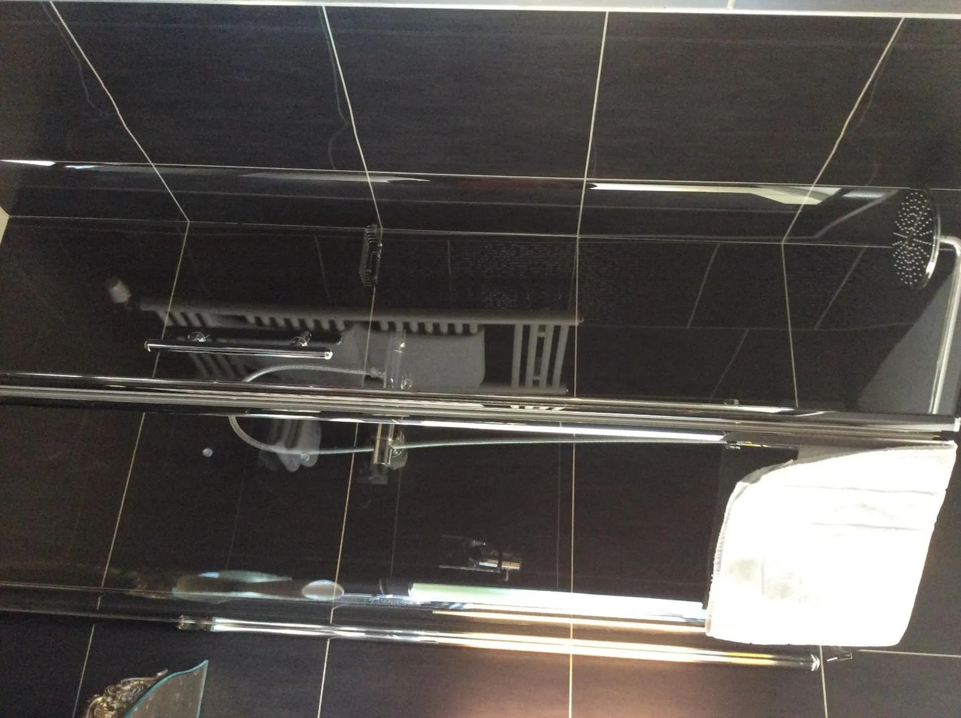 Shower in Hotel La Chaumiere