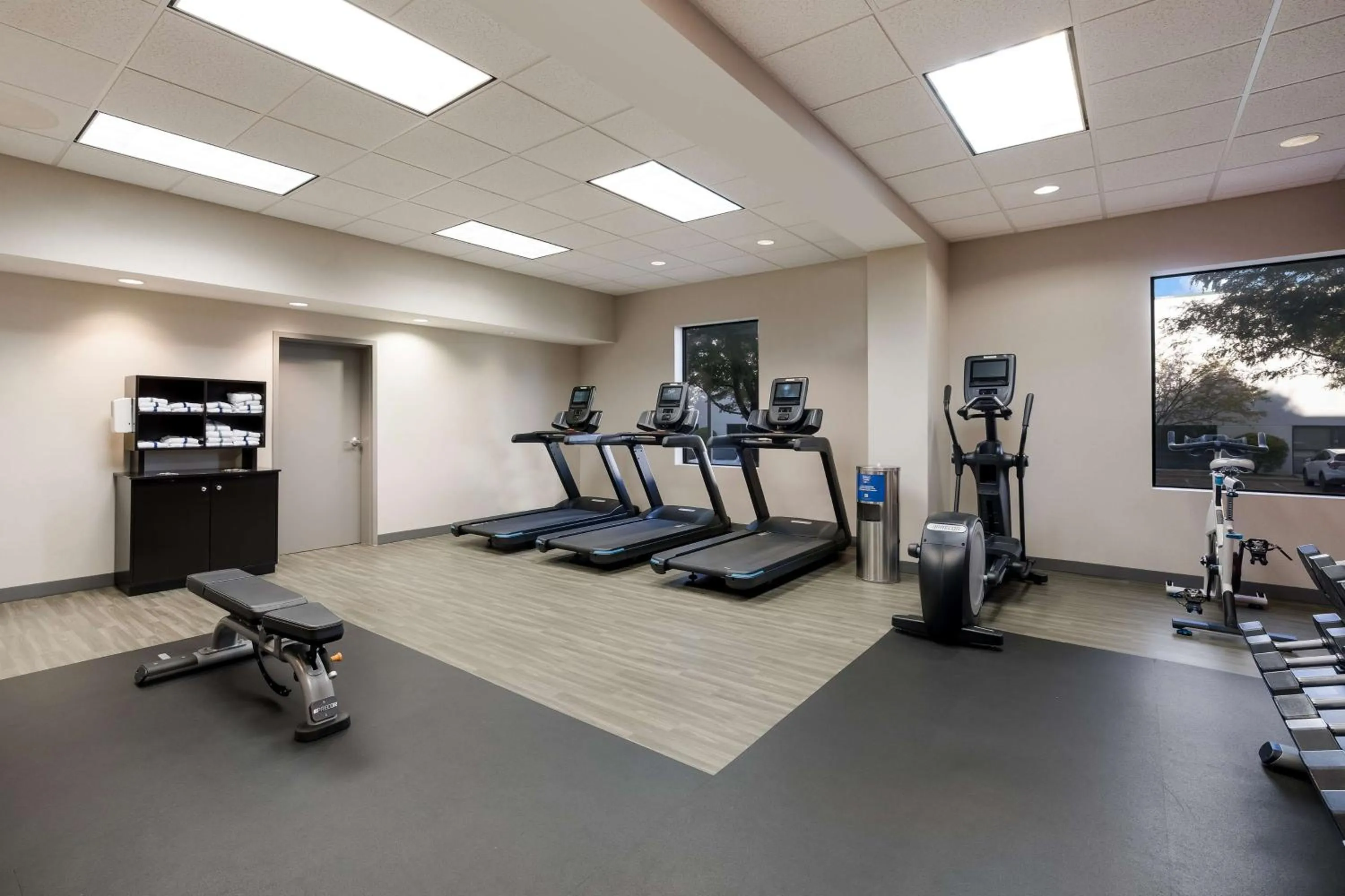 Fitness centre/facilities in Hampton Inn McHenry