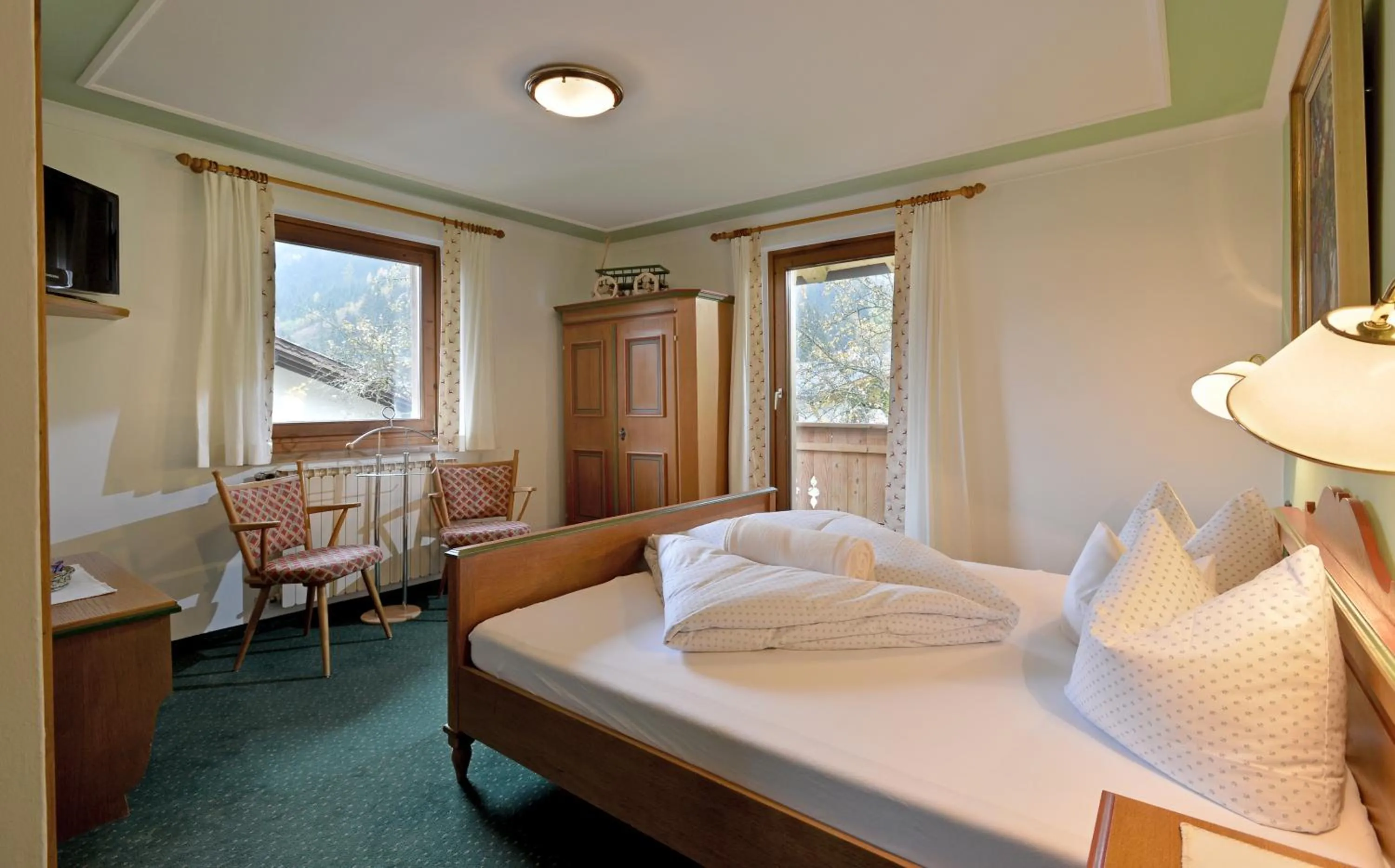 Photo of the whole room, Bed in Landhaus Kumbichl