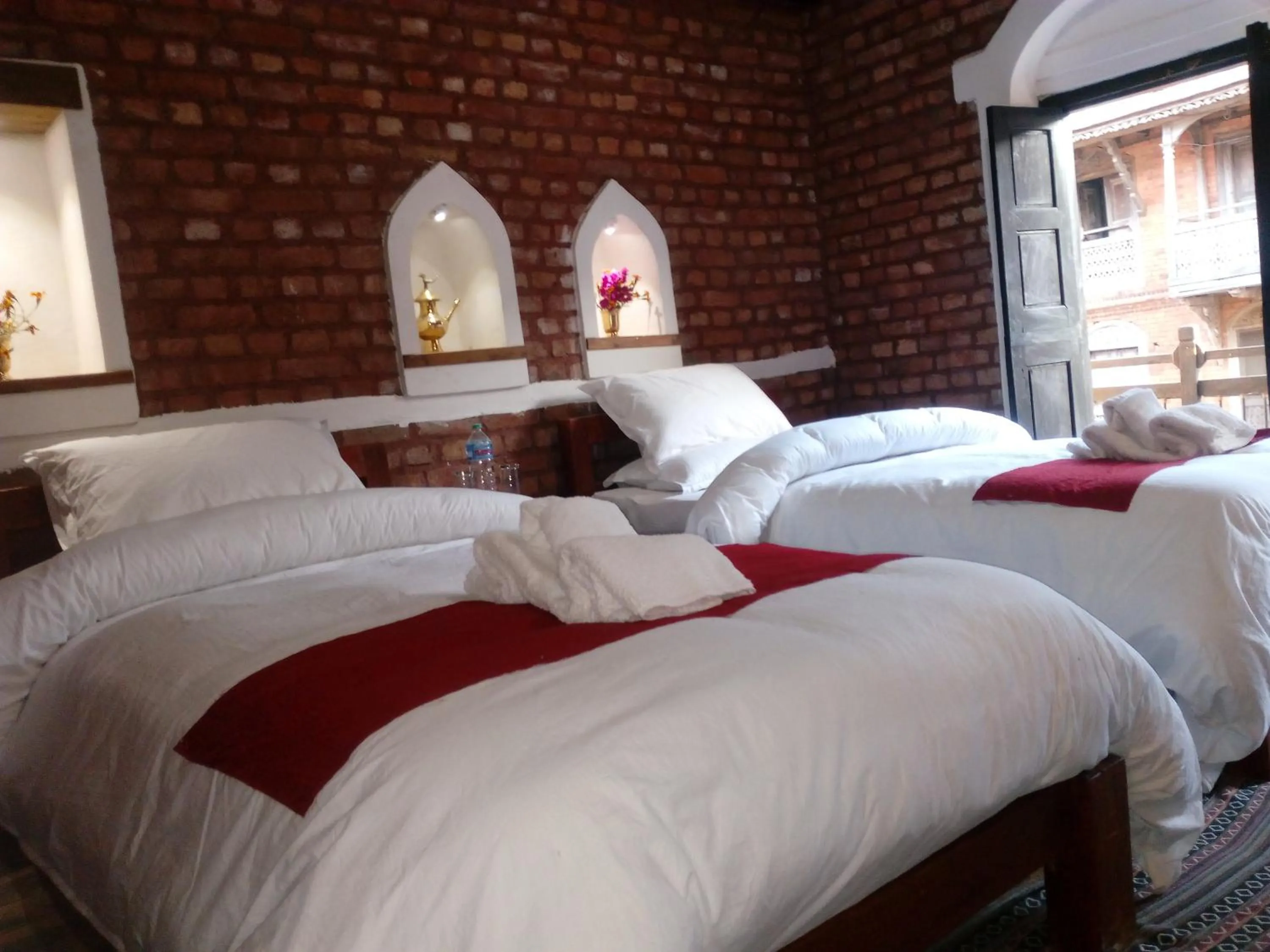 Photo of the whole room, Bed in Bandipur chhen