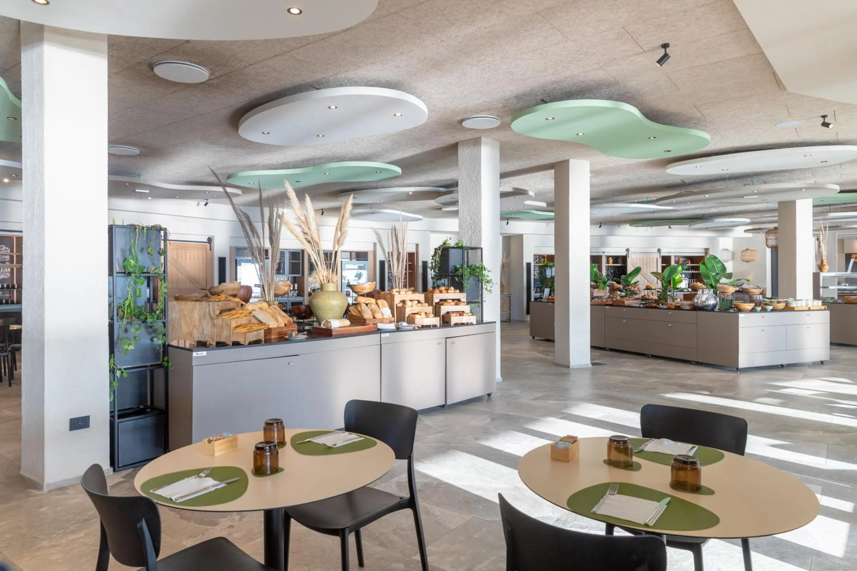 Restaurant/places to eat in Mangia's Sardinia Resort