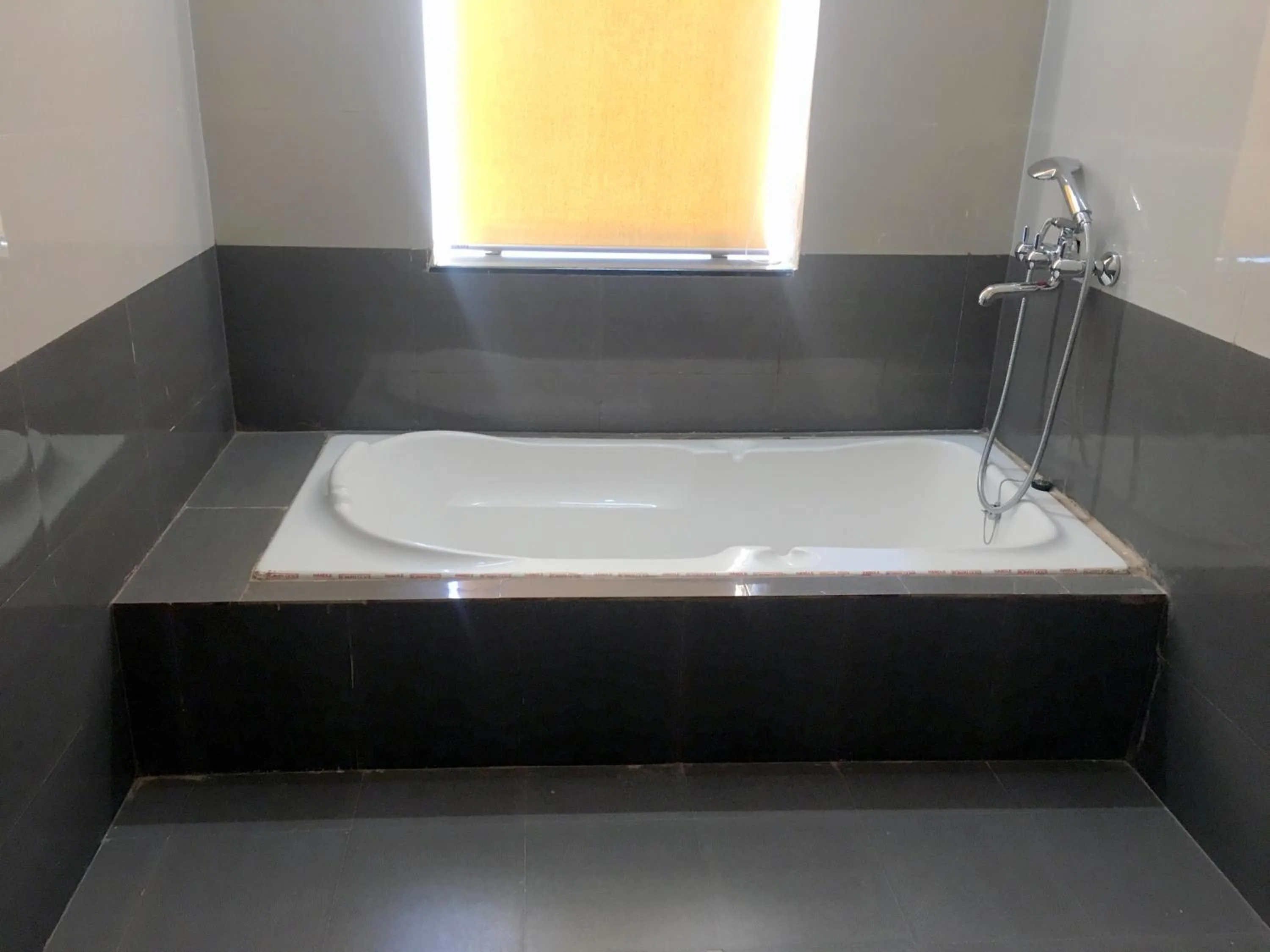 Bathroom in Chitrakoot Garden and Resorts