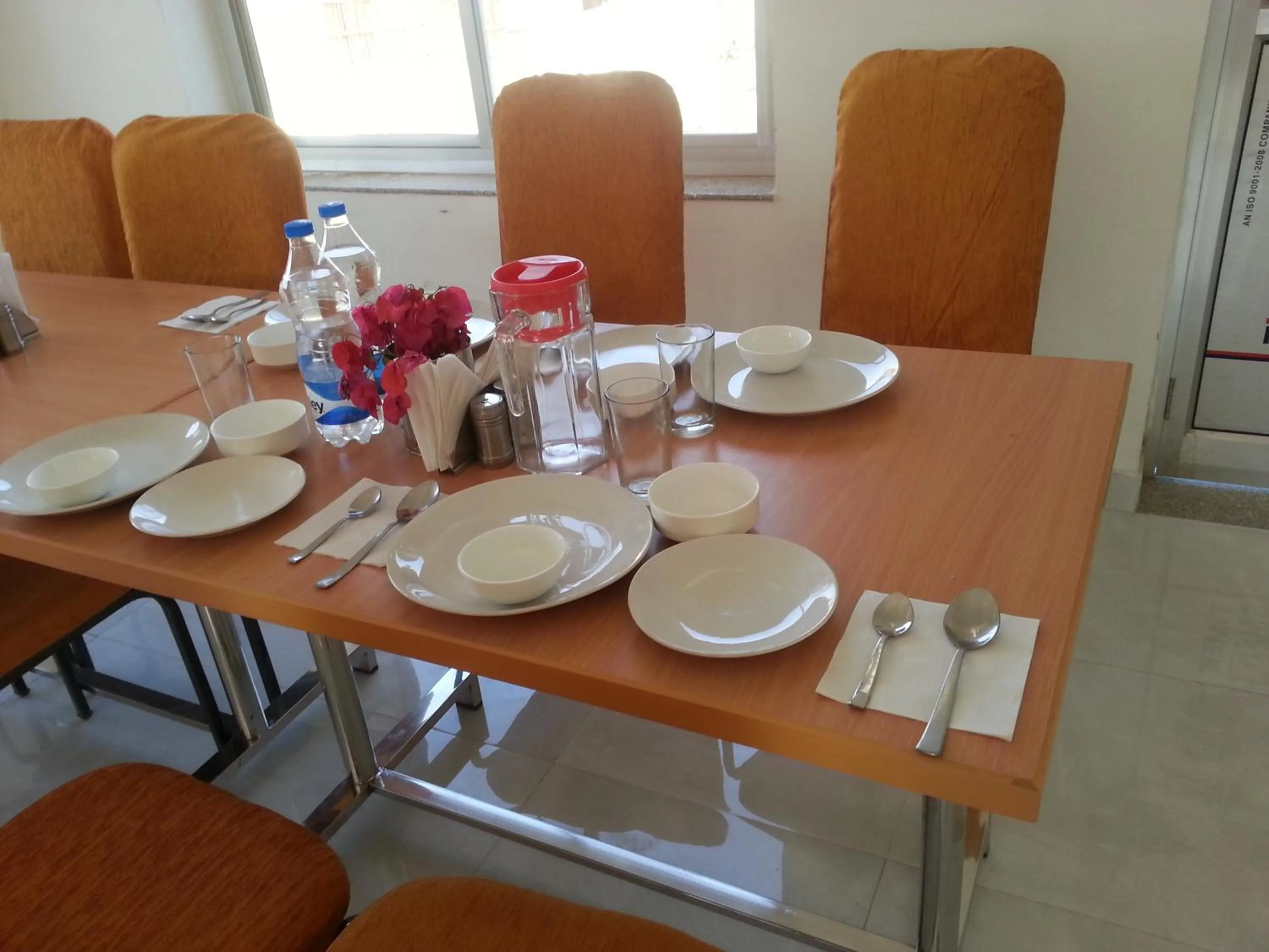 Restaurant/places to eat in Chitrakoot Garden and Resorts