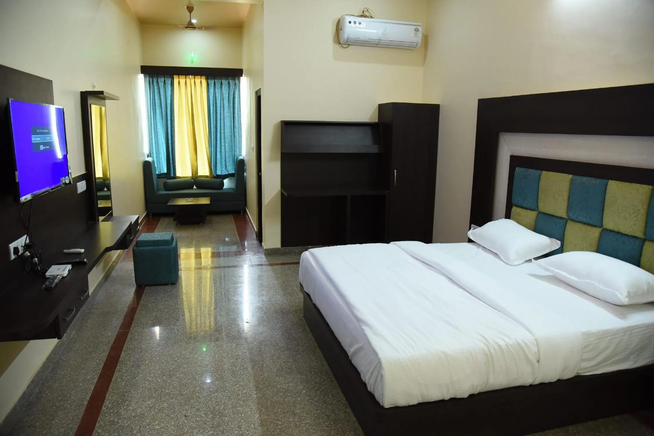 Photo of the whole room in Chitrakoot Garden and Resorts