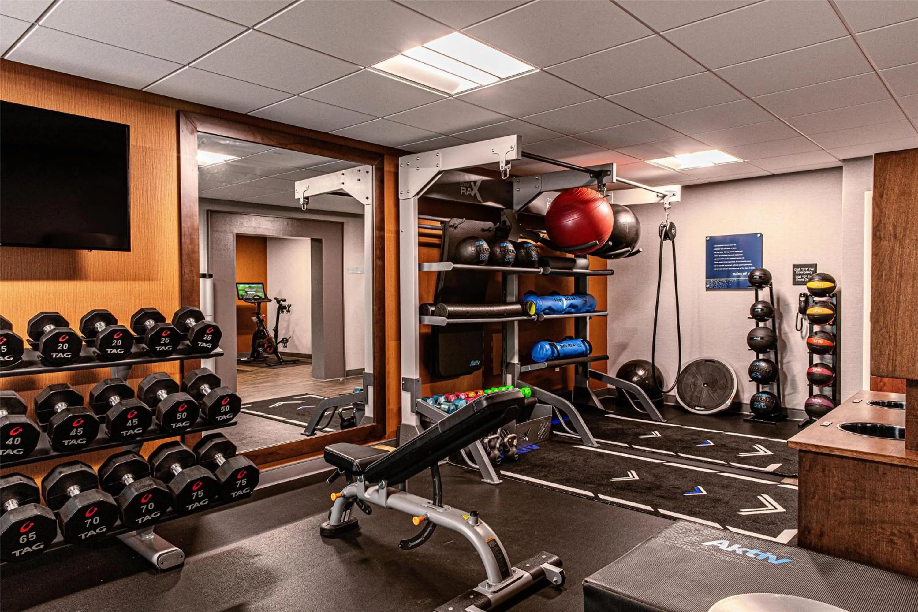 Fitness centre/facilities in Hampton Inn Salisbury