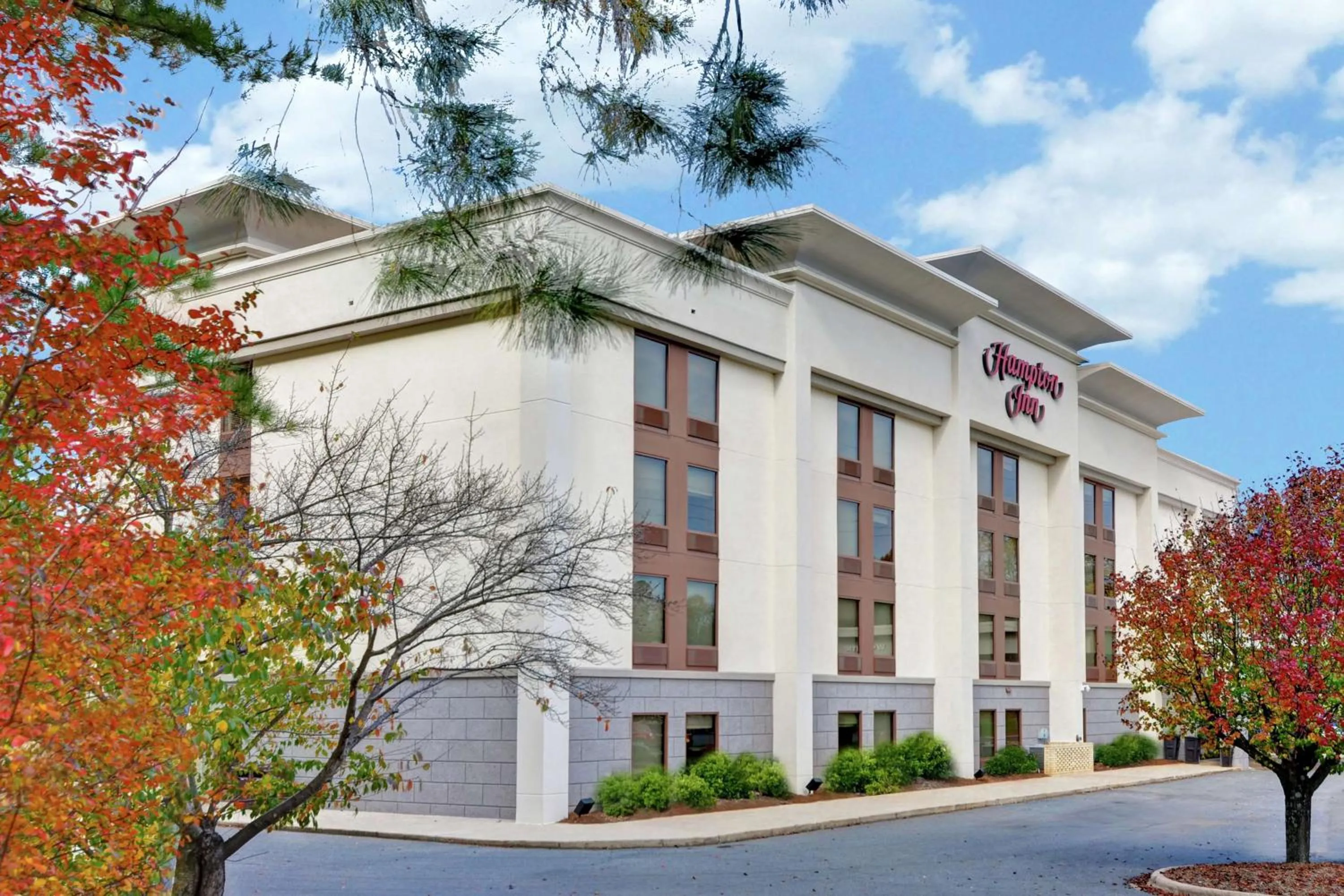 Property building in Hampton Inn Salisbury