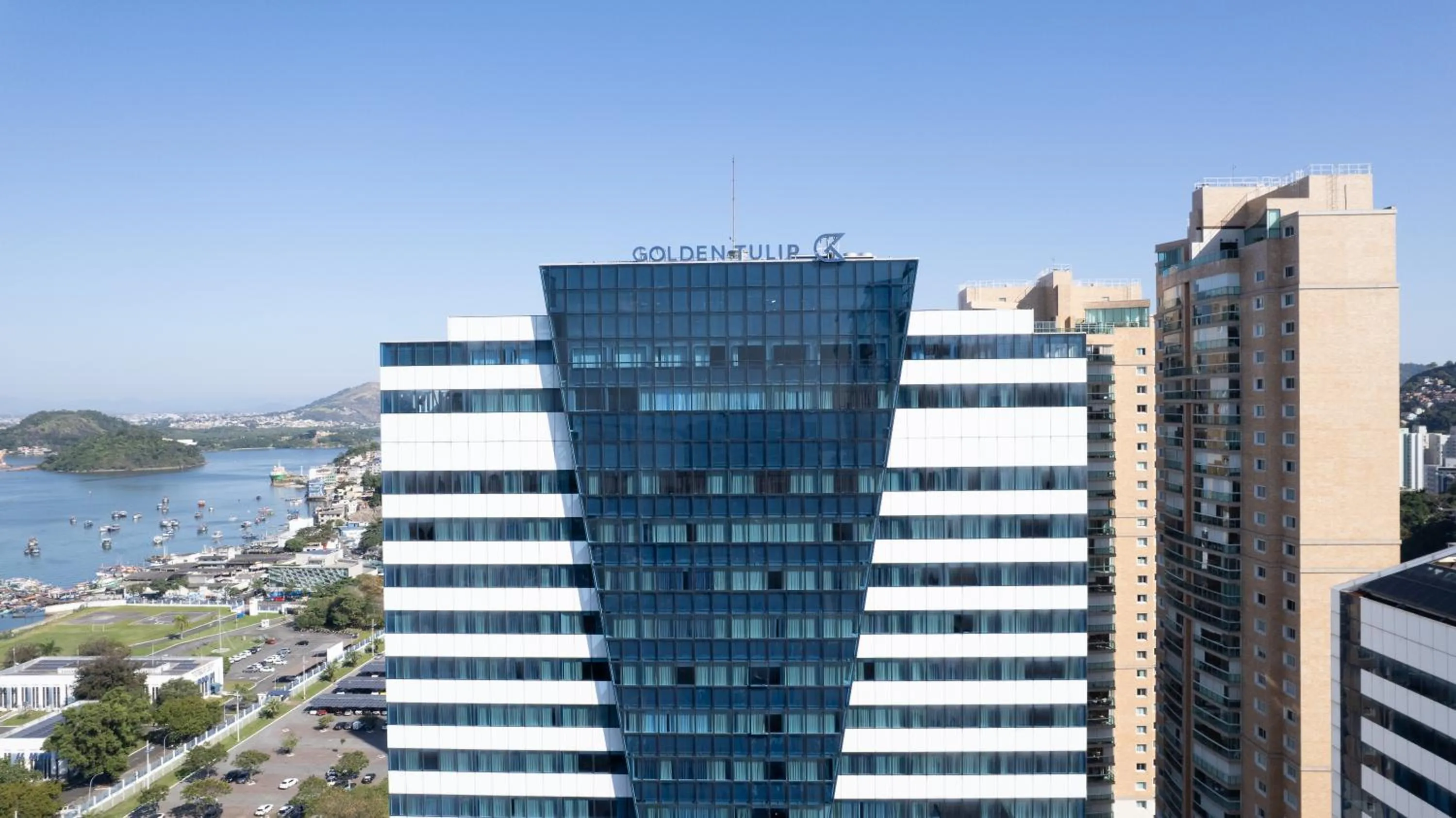 Property building in Golden Tulip Porto Vitória