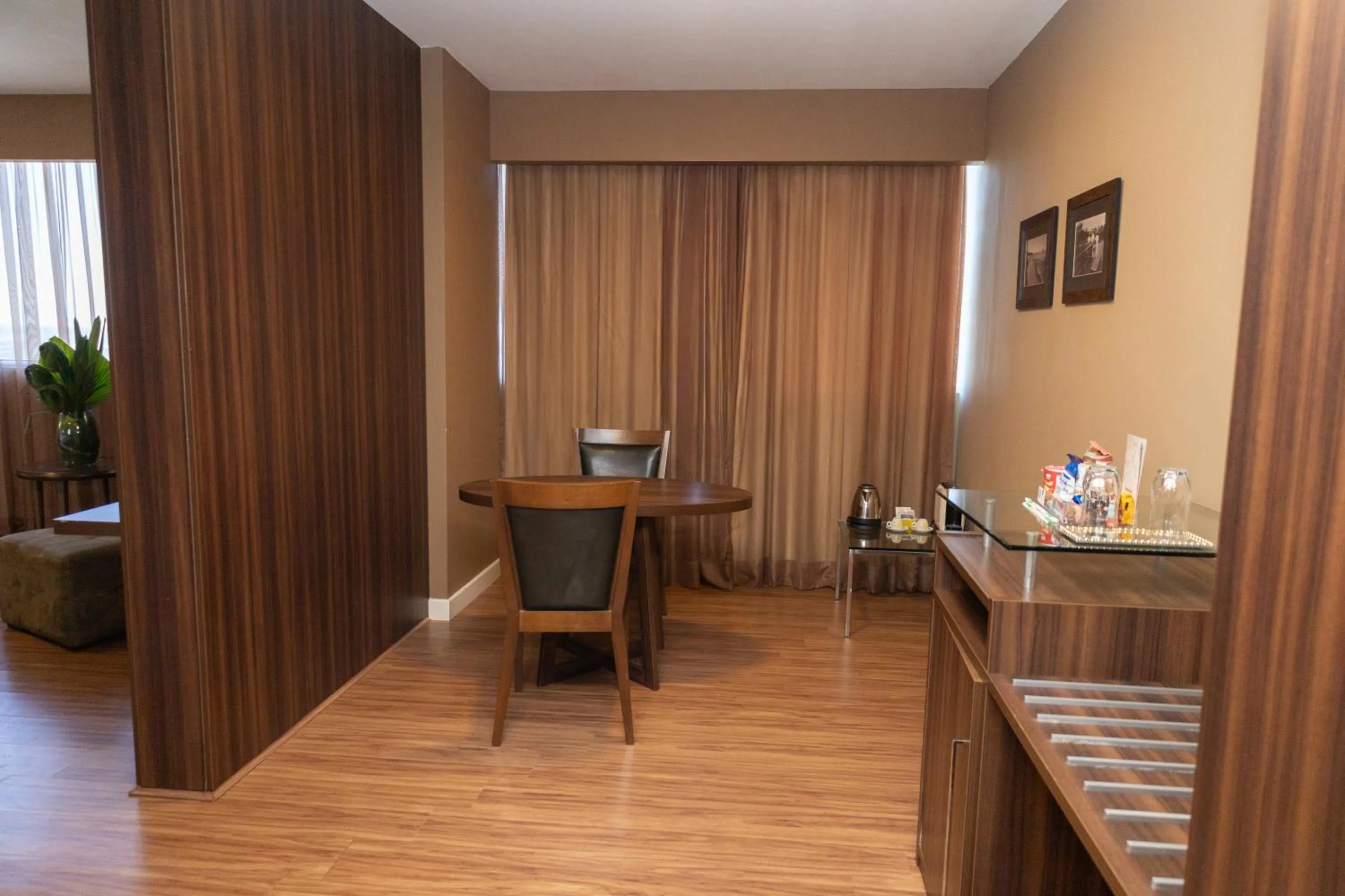 Seating area in Golden Tulip Porto Vitória