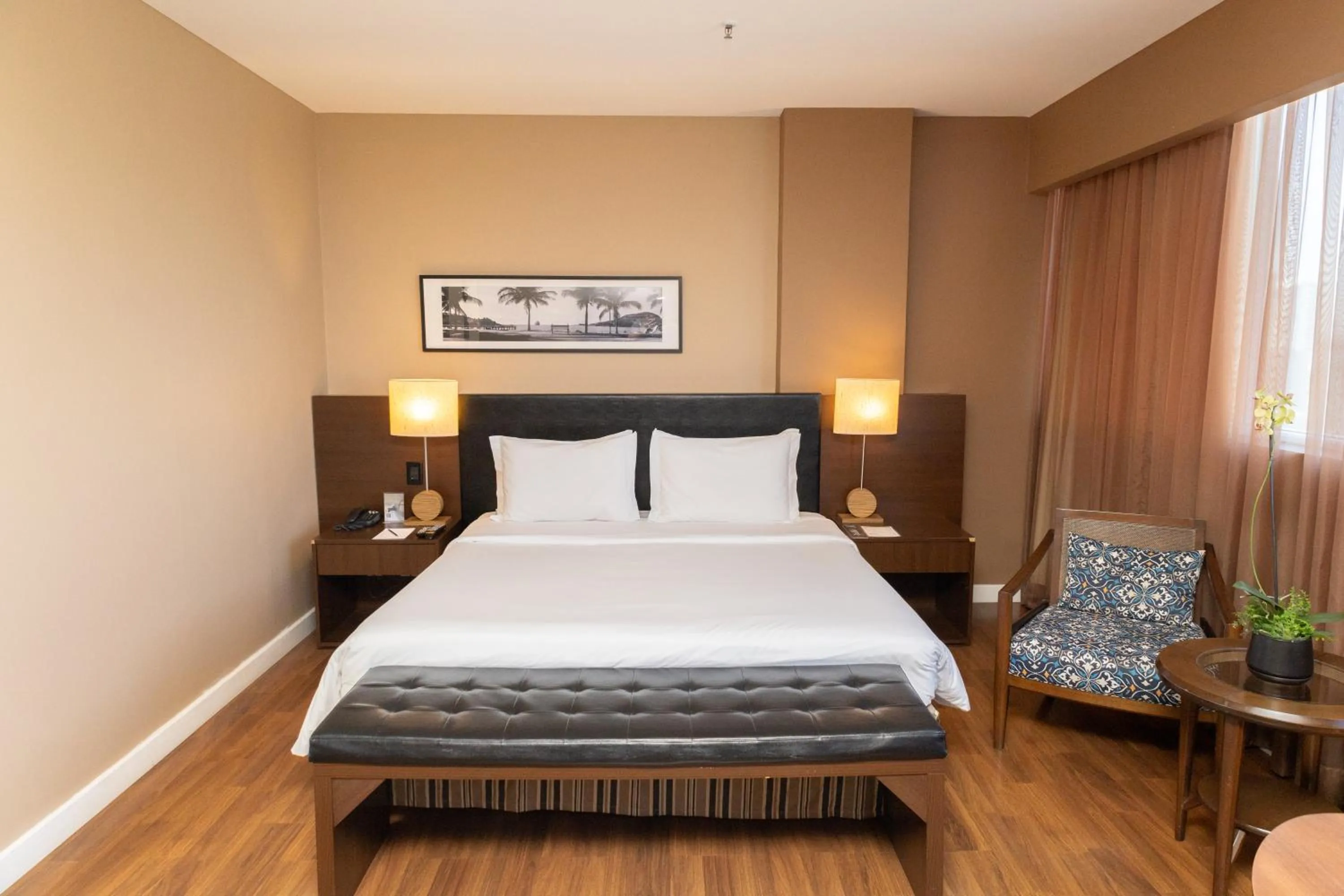 Photo of the whole room, Bed in Golden Tulip Porto Vitória