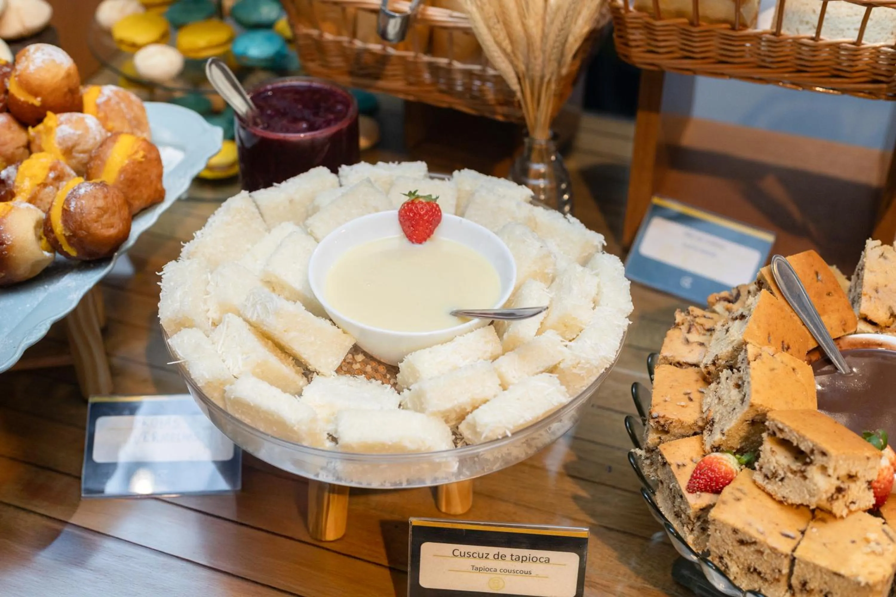 Food and drinks in Golden Tulip Porto Vitória