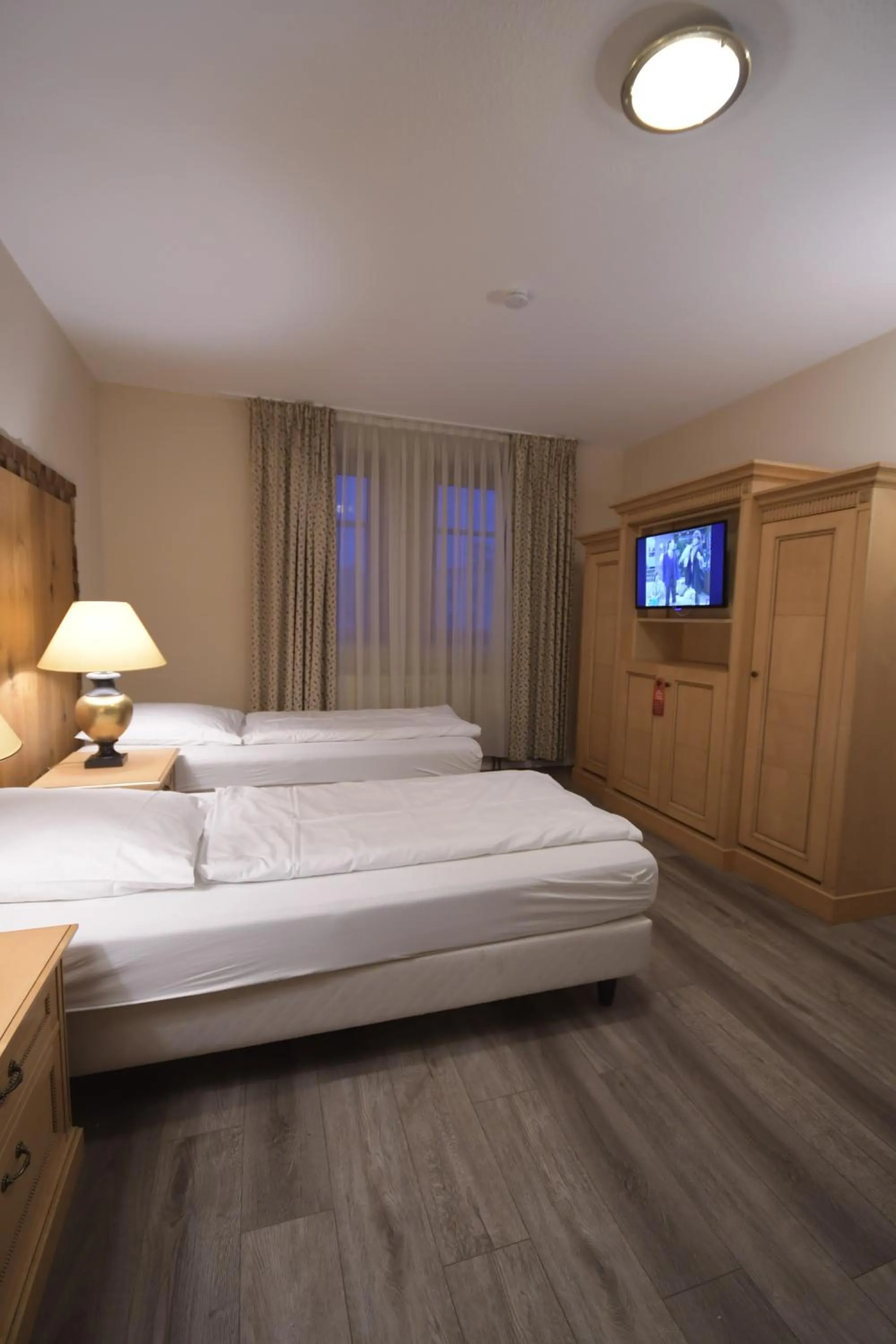 TV and multimedia, Bed in Gästehaus Bavaria