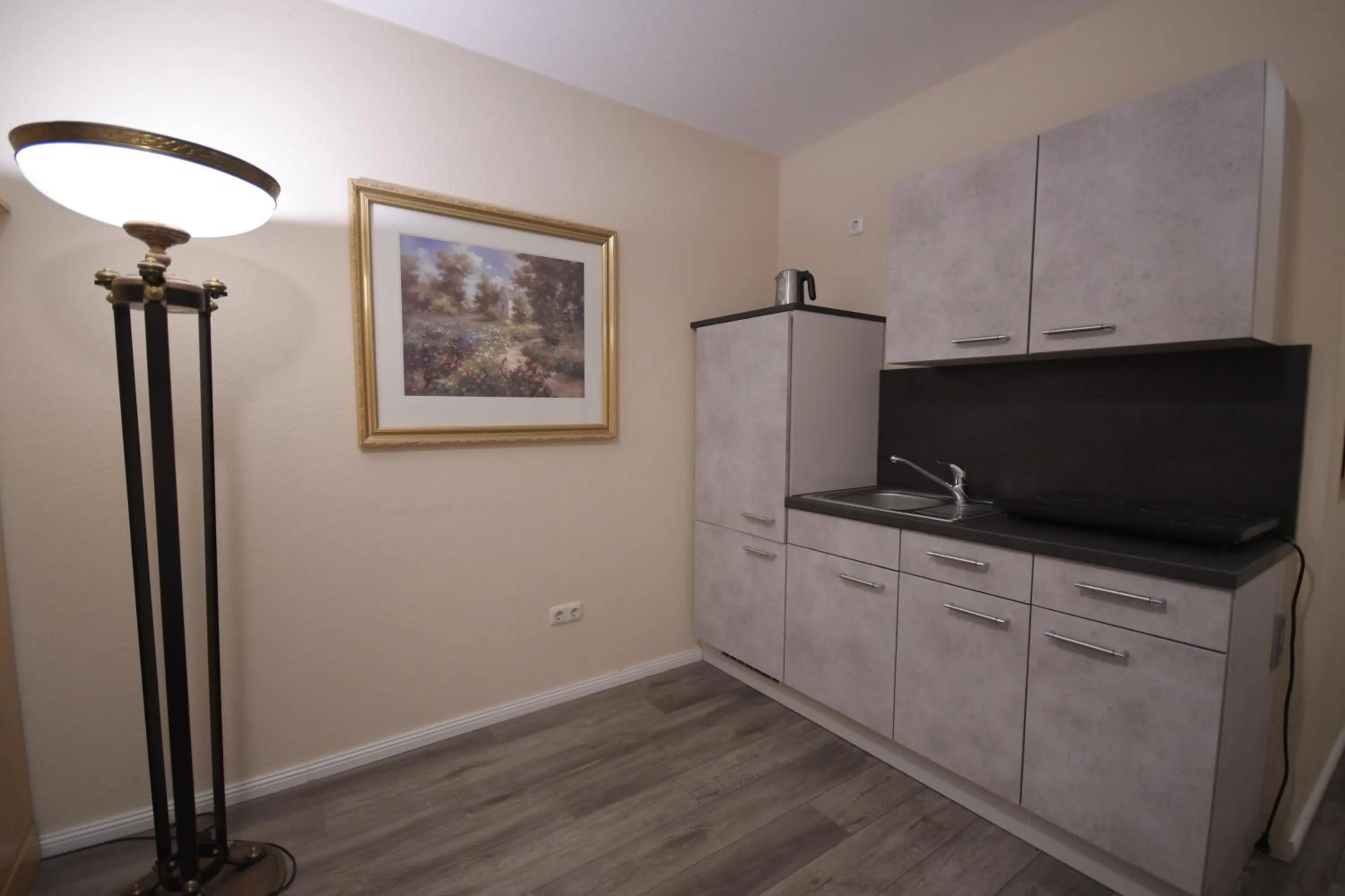 Kitchen or kitchenette in Gästehaus Bavaria