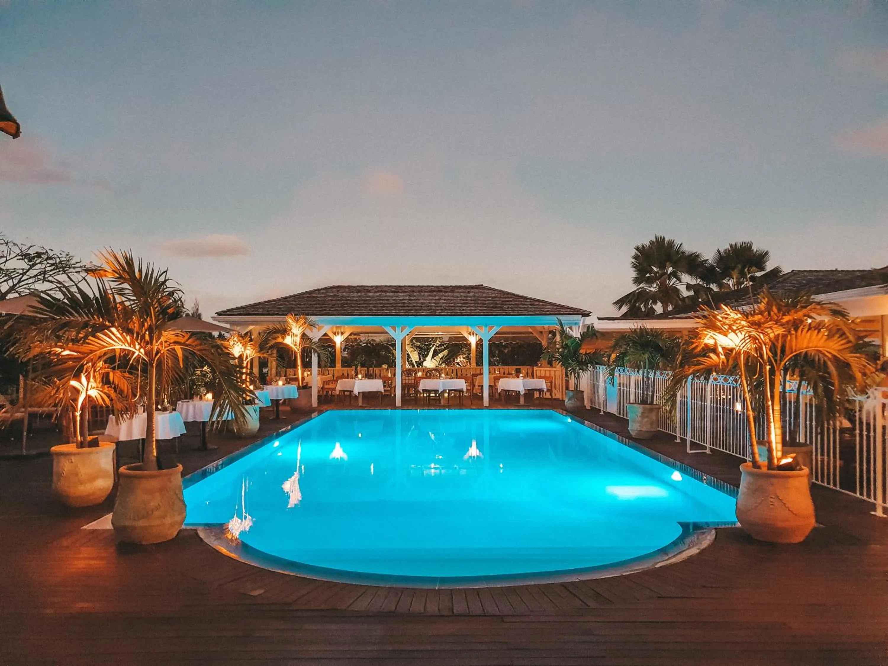 Restaurant/places to eat in Hotel La Plantation